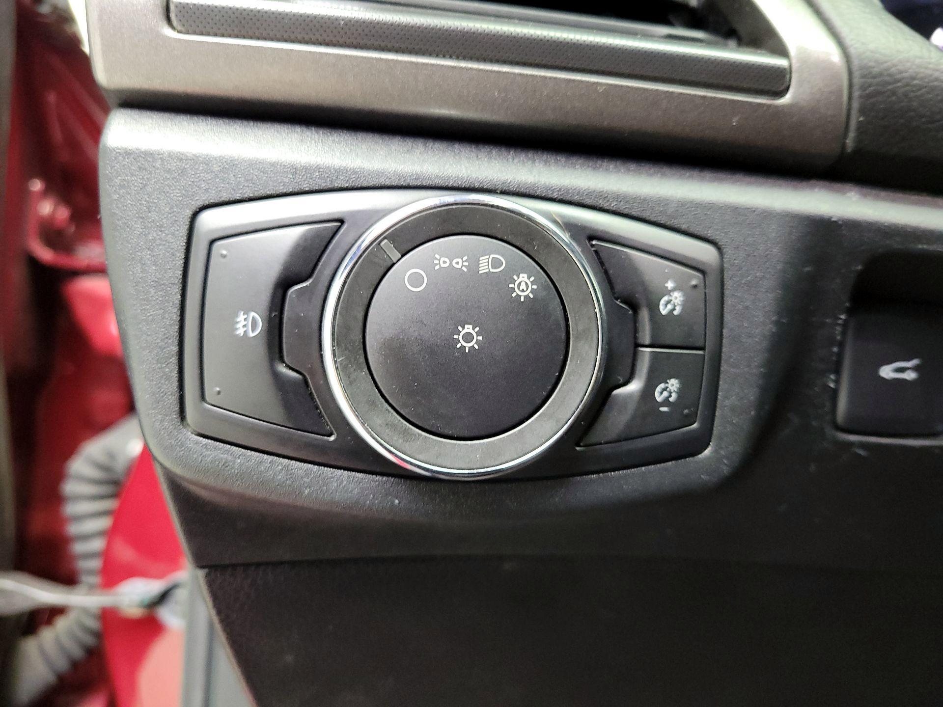 Thumbnail: 2017 Ford Fusion - 13