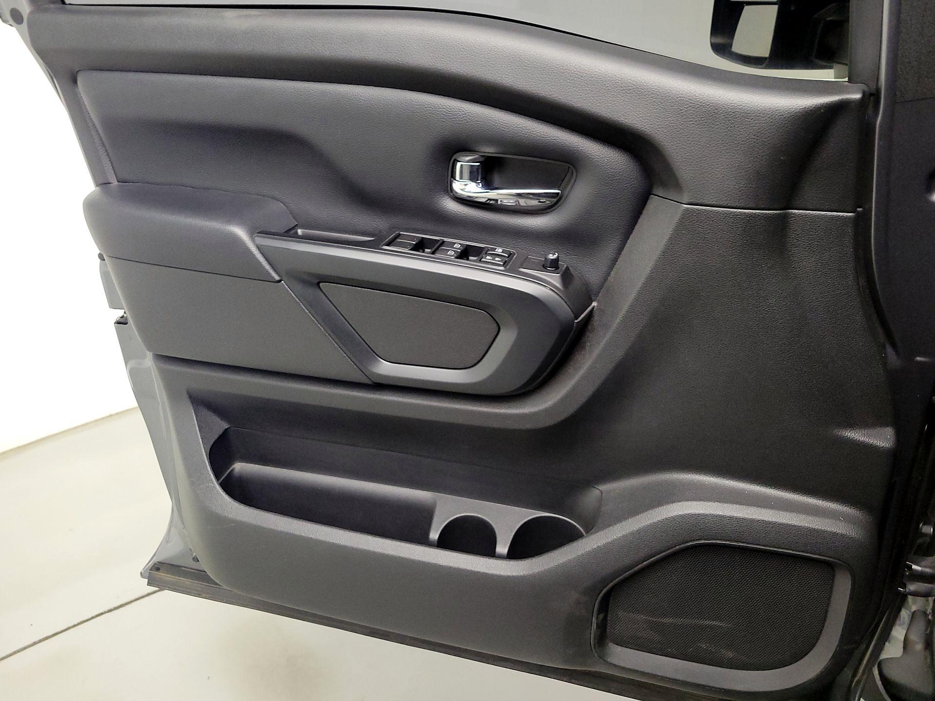 Thumbnail: 2019 Nissan Titan - 12