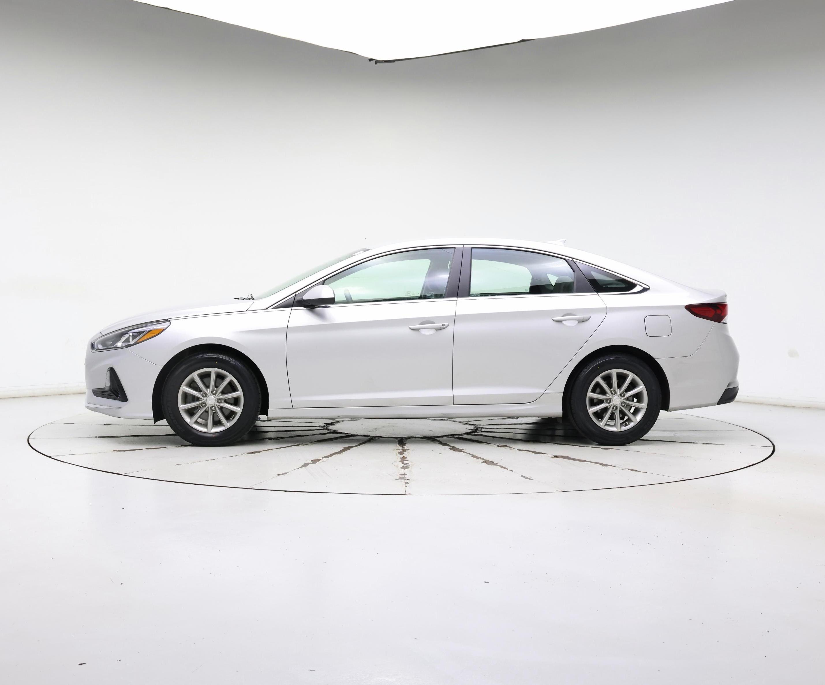 Thumbnail: 2019 Hyundai Sonata - 3