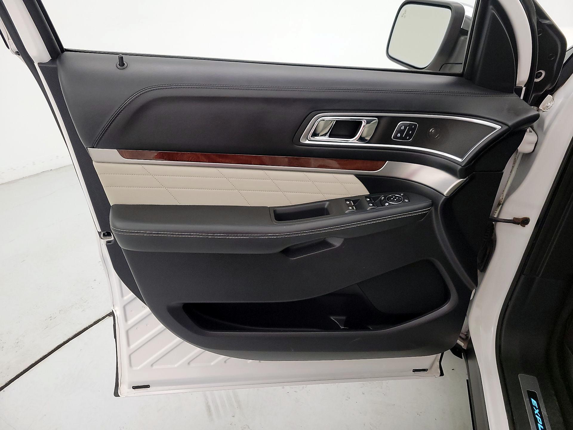 Thumbnail: 2017 Ford Explorer - 12