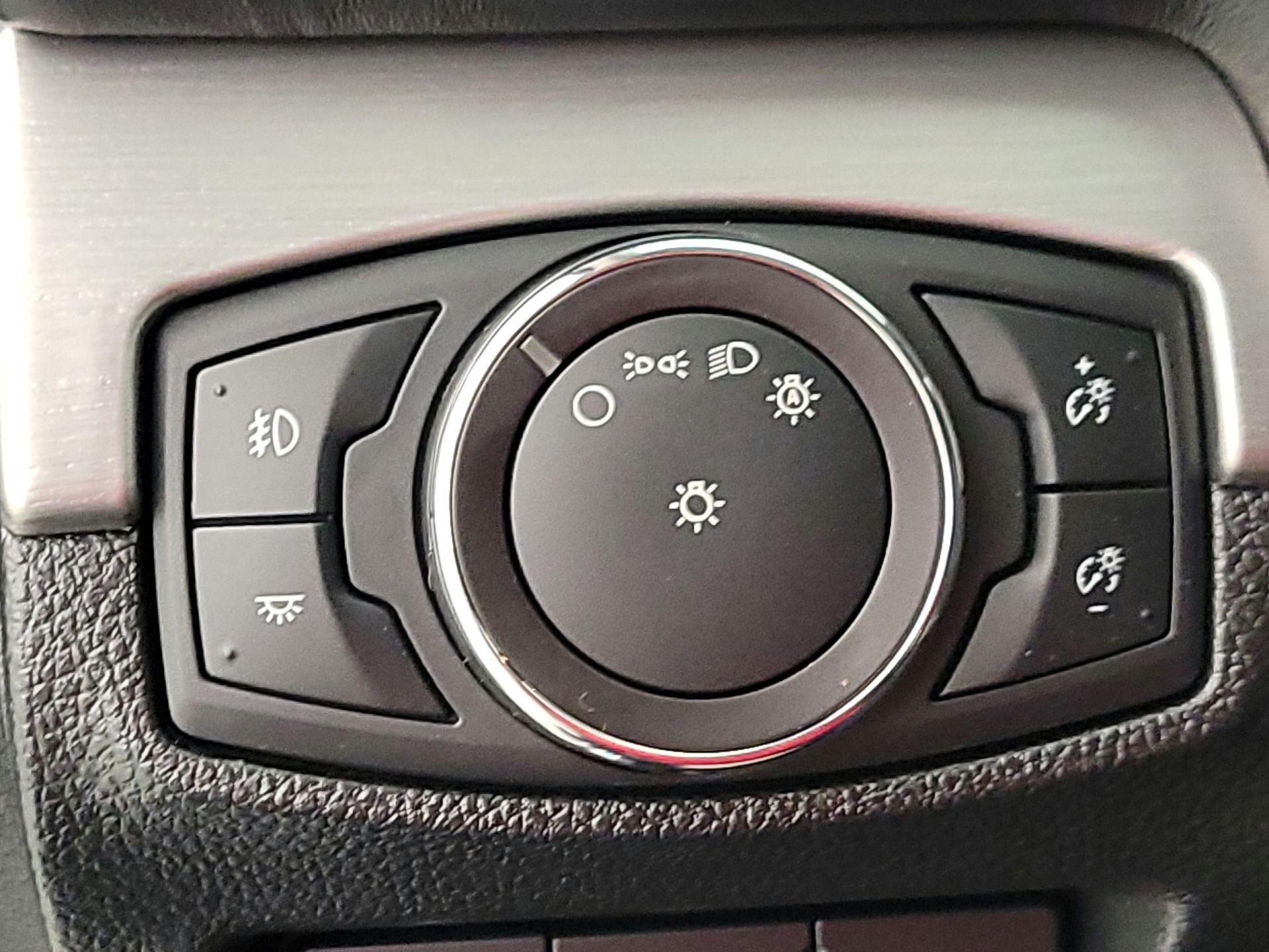 Thumbnail: 2017 Ford Explorer - 13