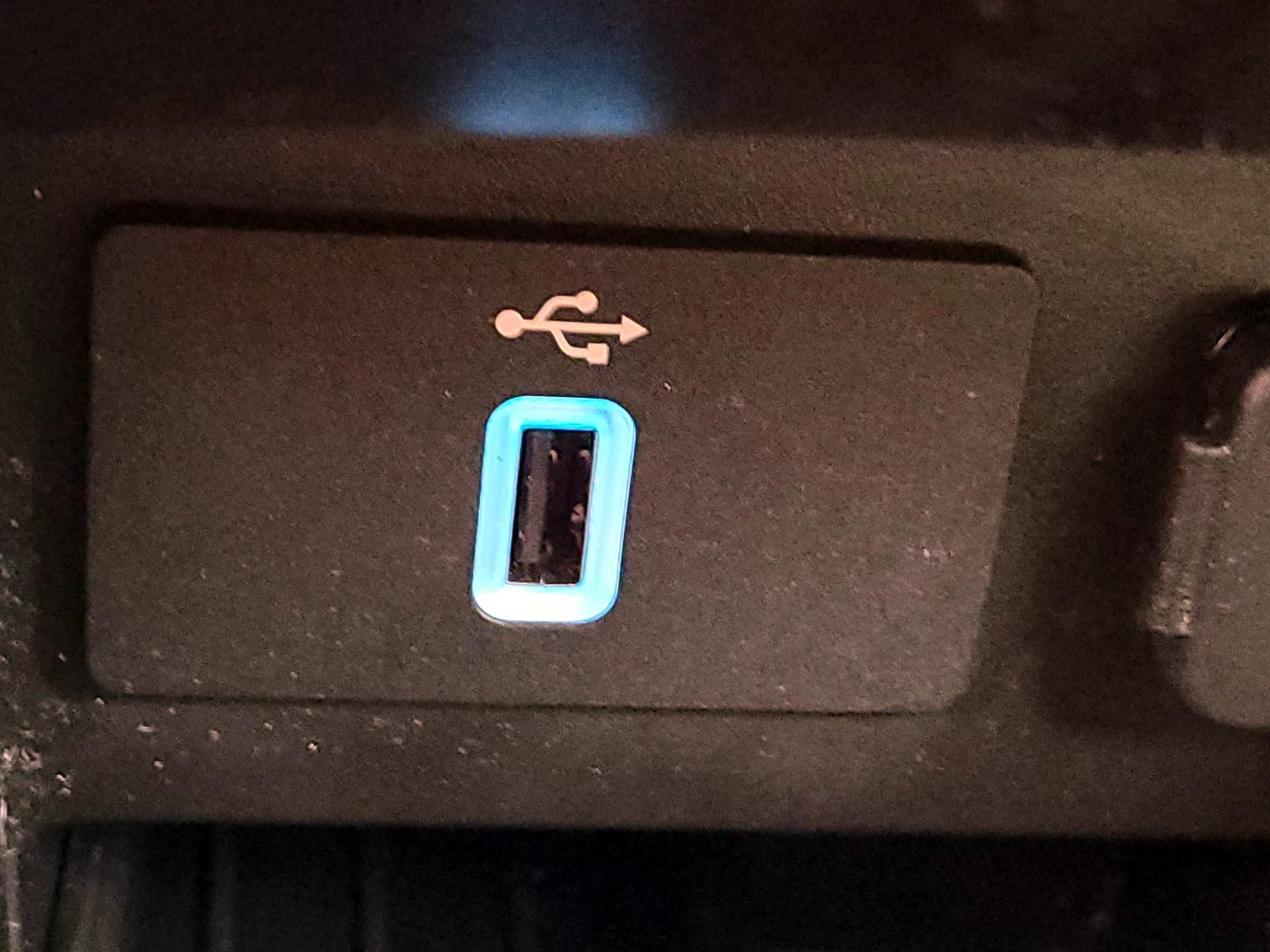 Thumbnail: 2017 Ford Explorer - 18