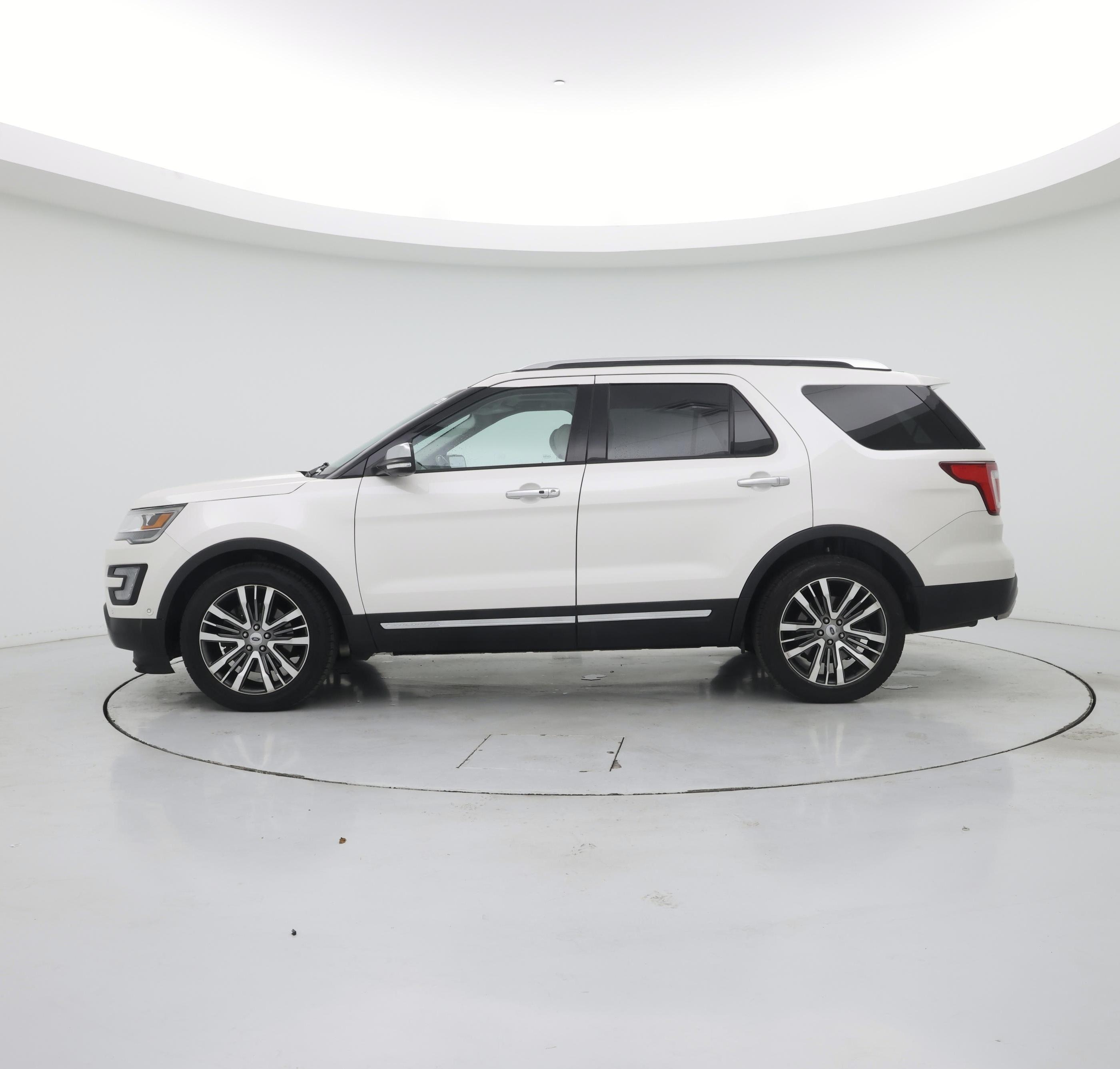 Thumbnail: 2017 Ford Explorer - 3