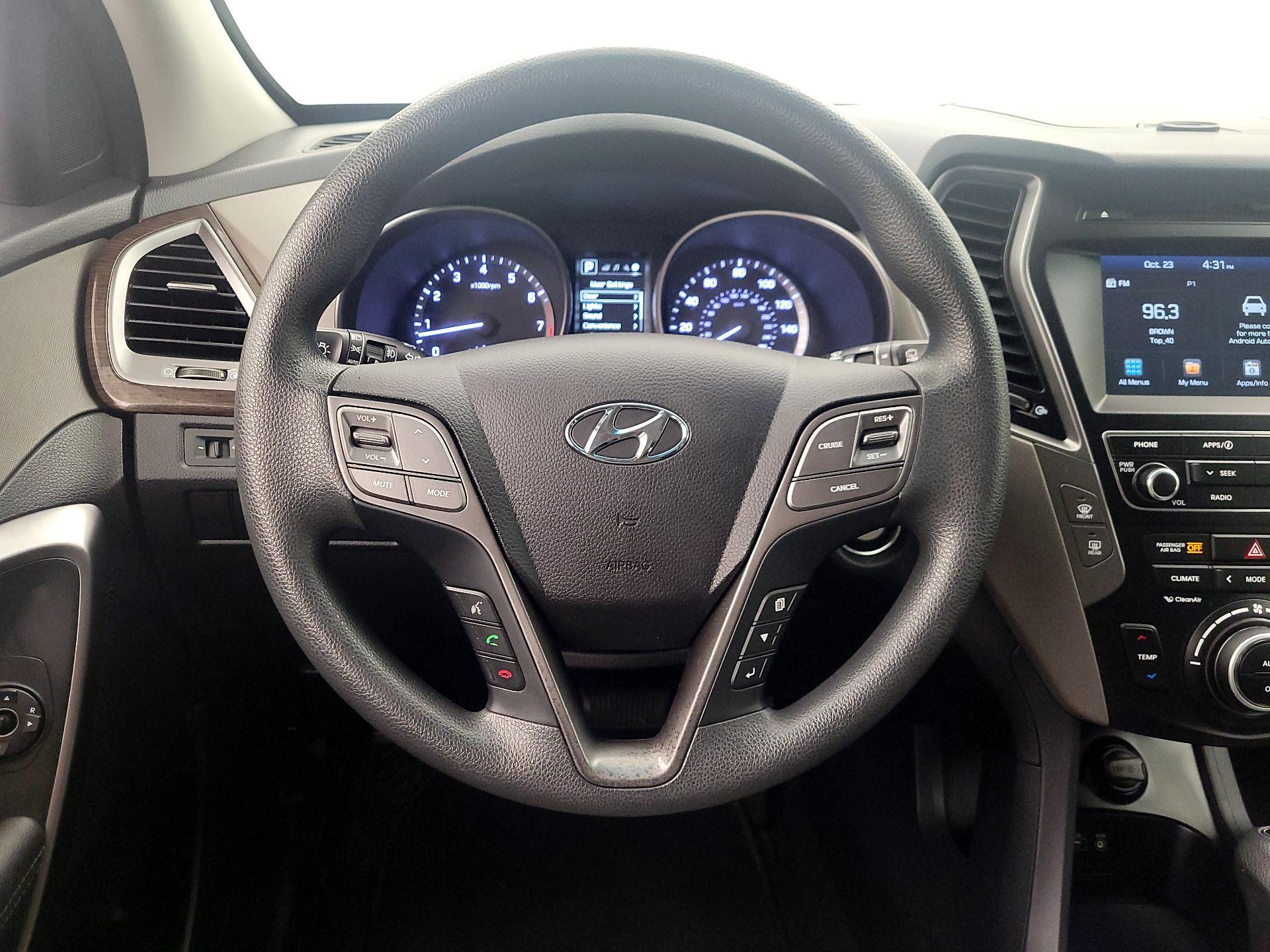 Thumbnail: 2018 Hyundai Santa Fe - 10