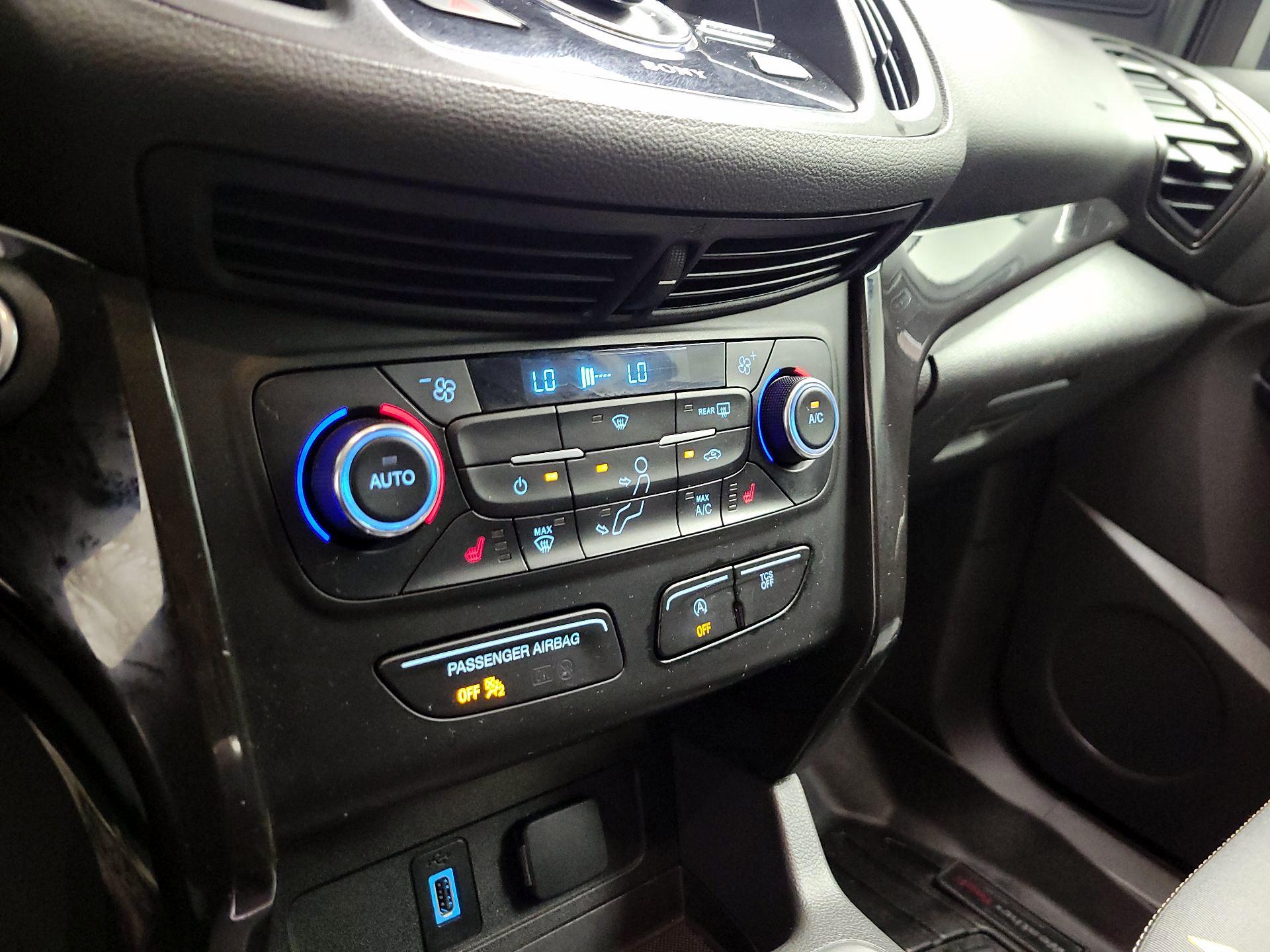 Thumbnail: 2017 Ford Escape - 15