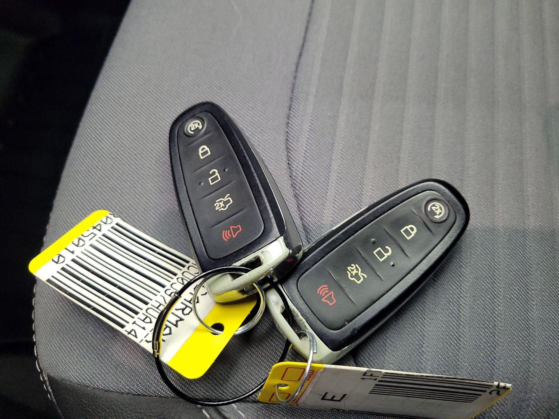 Thumbnail: 2017 Ford Escape - 20