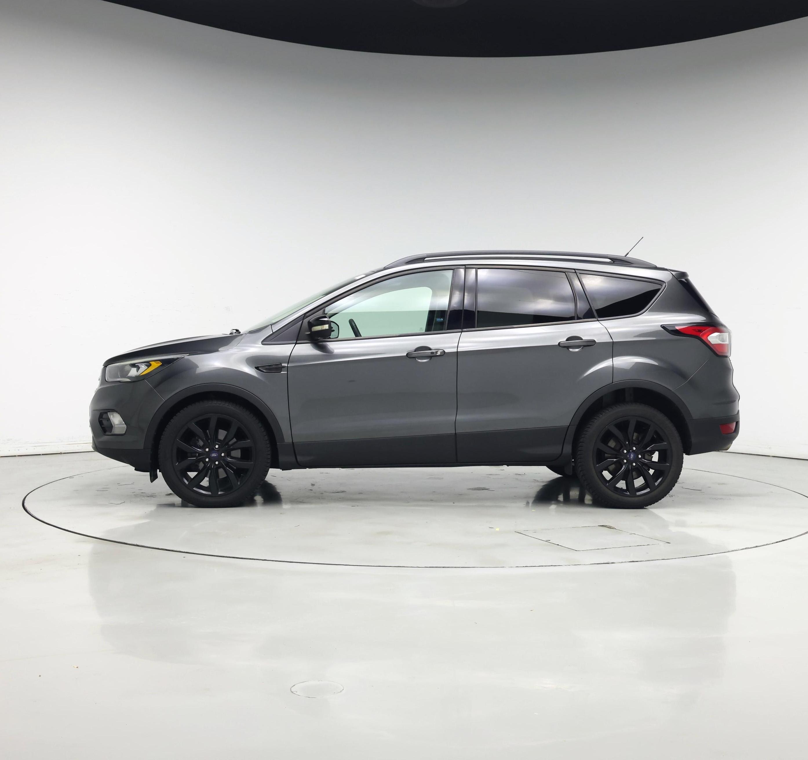 Thumbnail: 2017 Ford Escape - 3