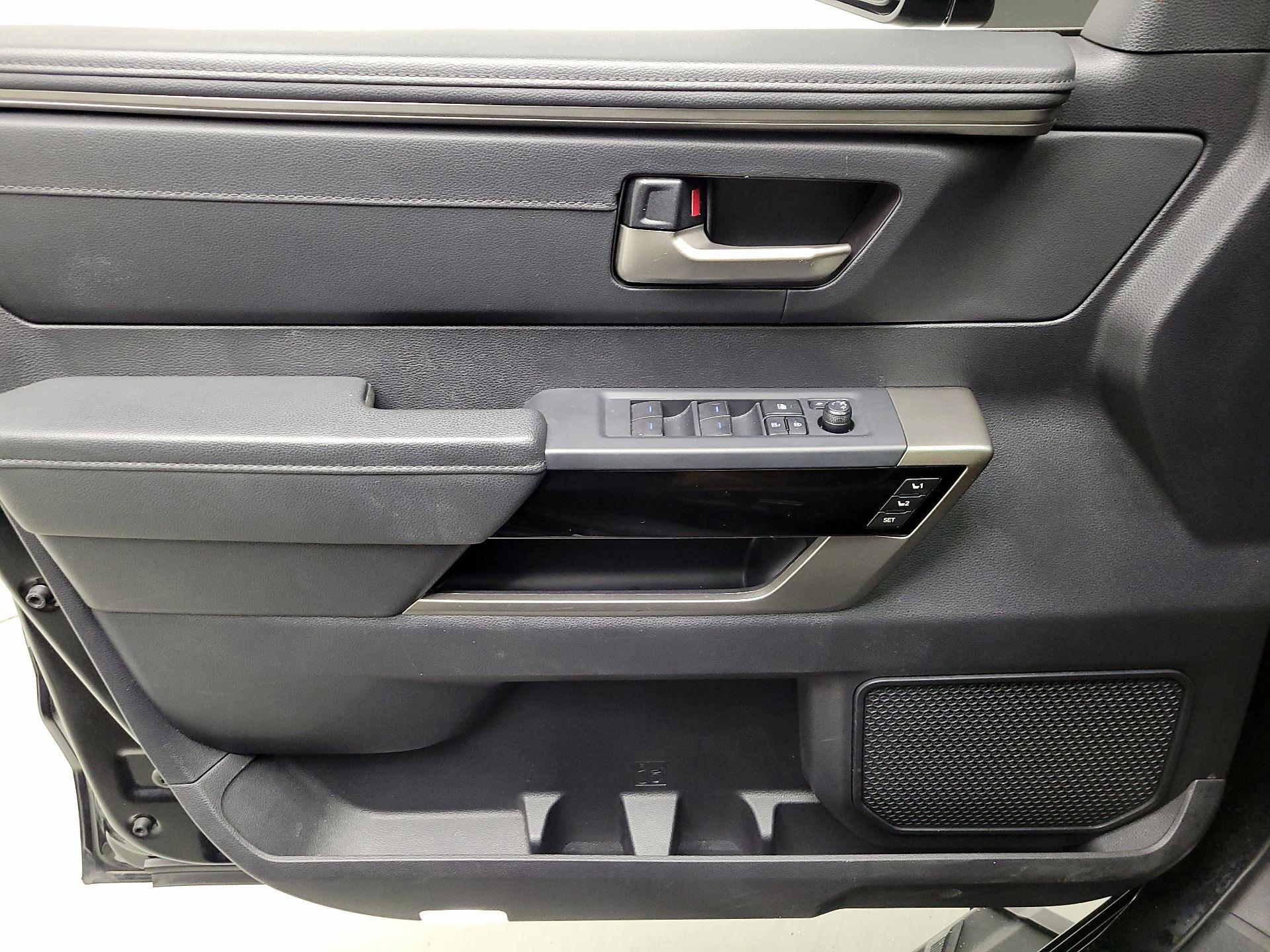 Thumbnail: 2022 Toyota Tundra - 12