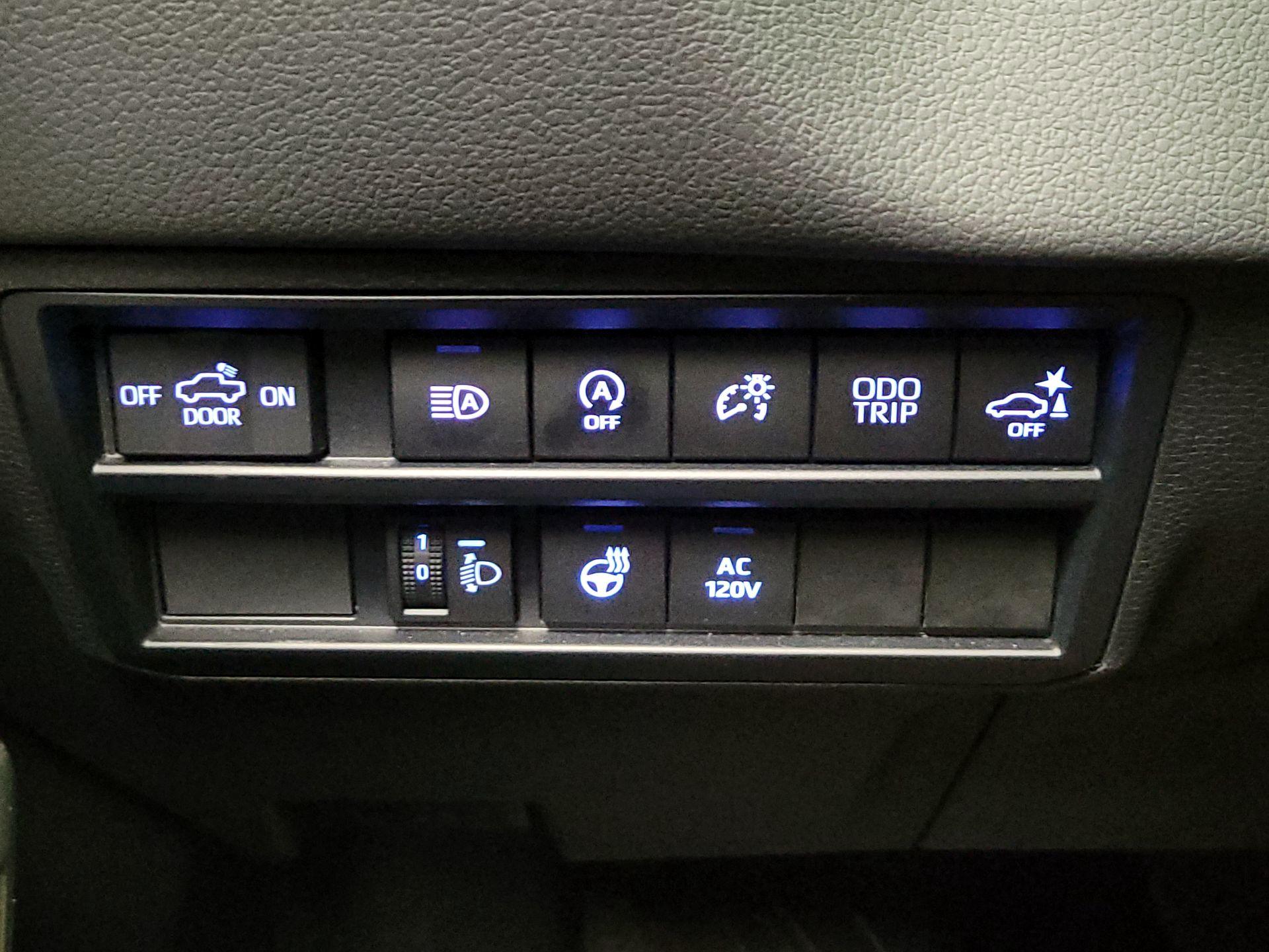 Thumbnail: 2022 Toyota Tundra - 13