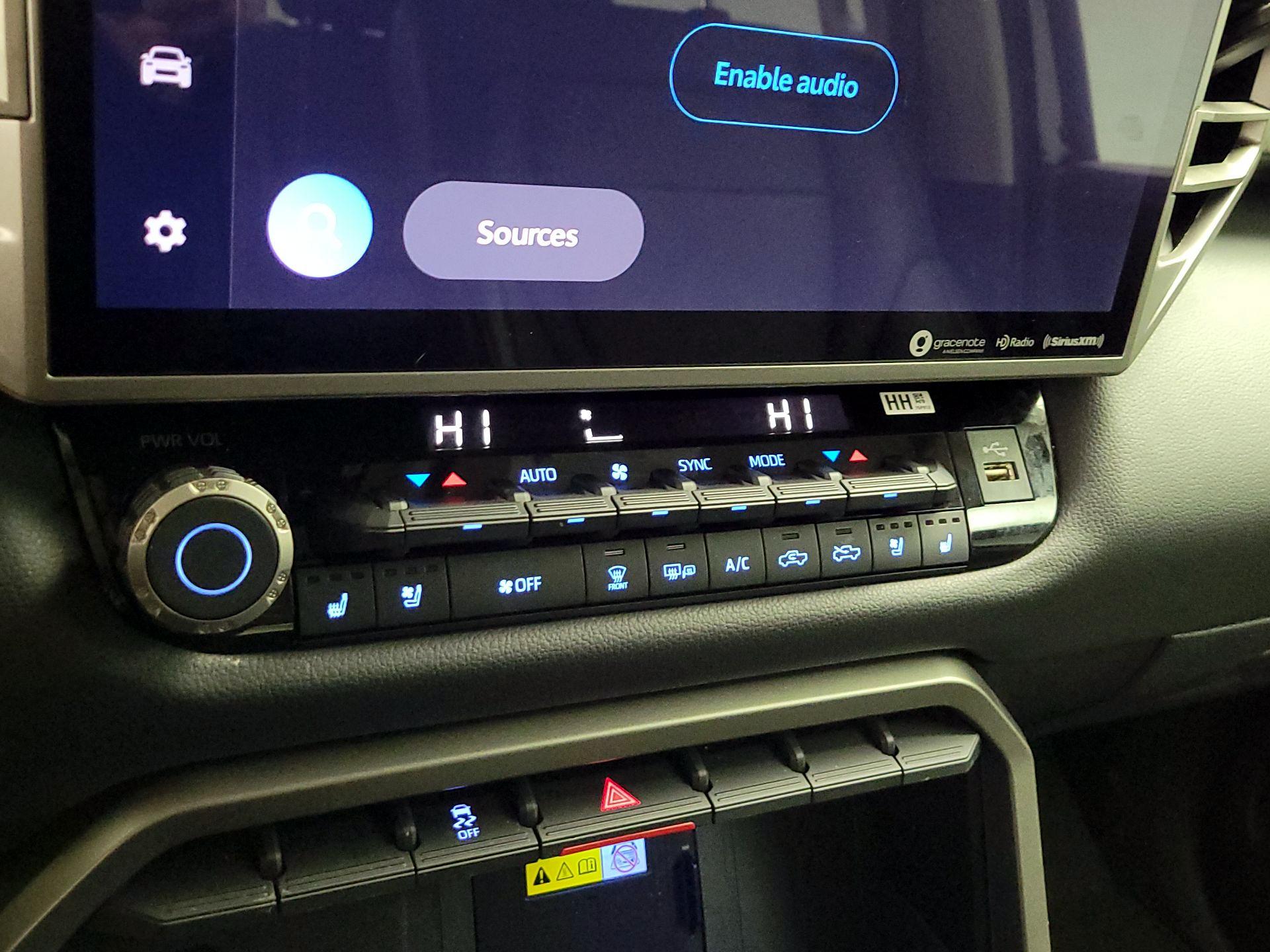 Thumbnail: 2022 Toyota Tundra - 16