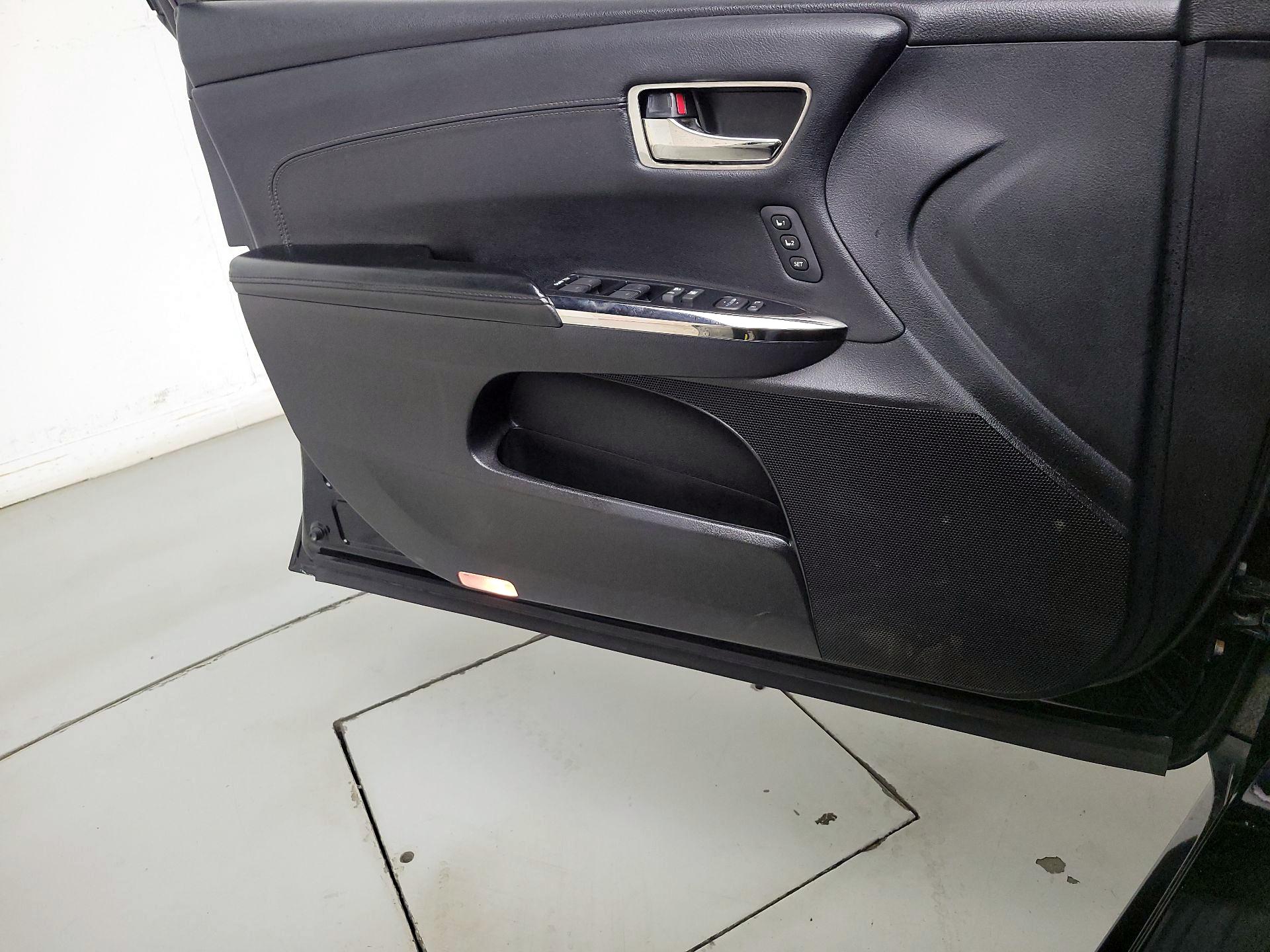 Thumbnail: 2014 Toyota Avalon - 12