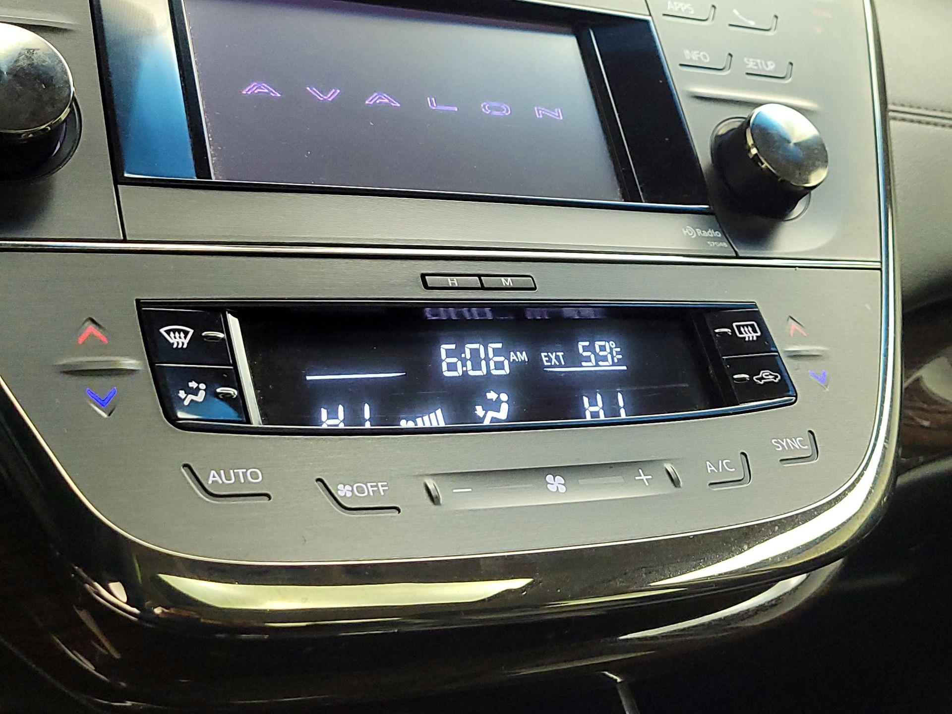 Thumbnail: 2014 Toyota Avalon - 16