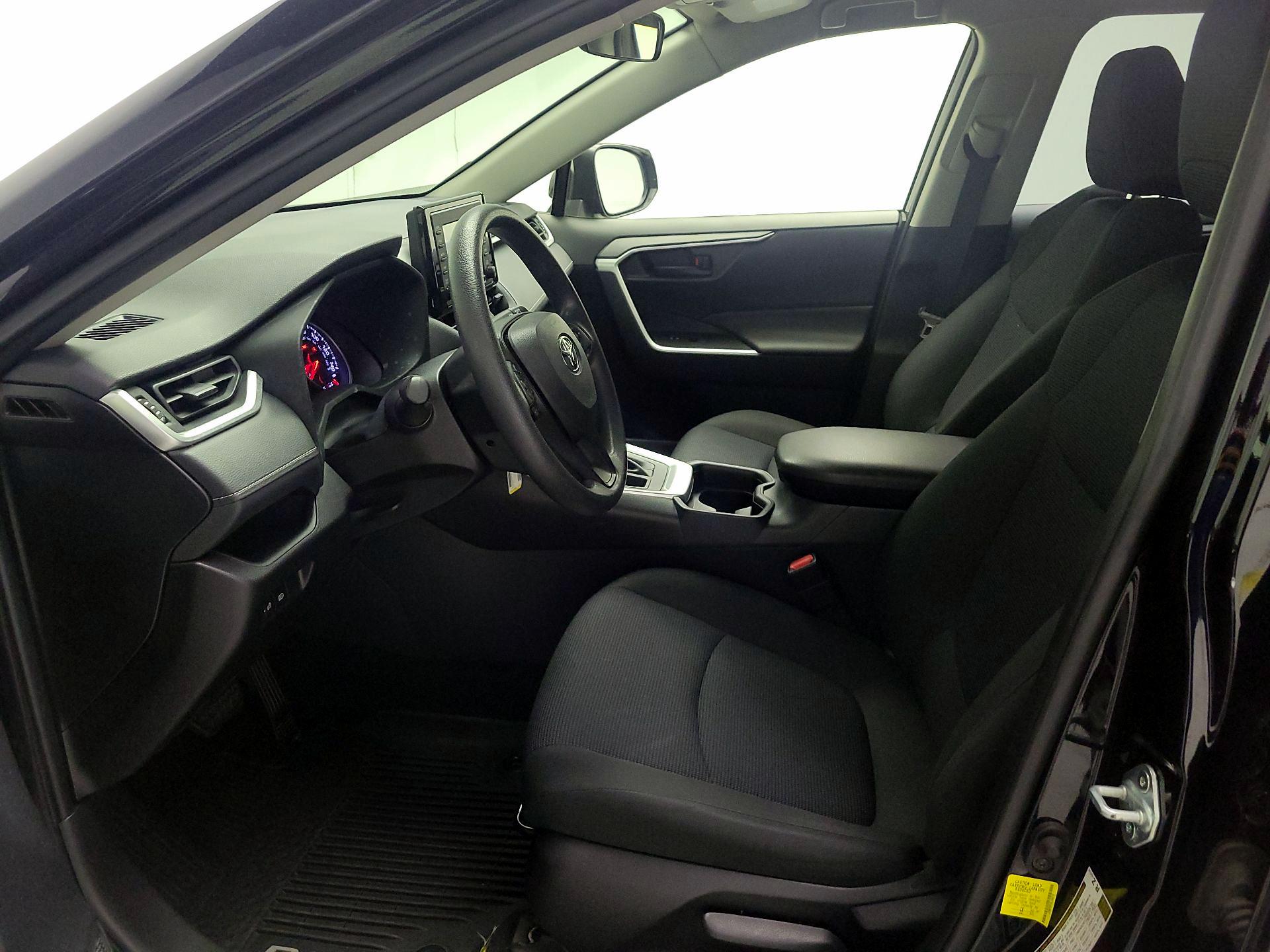 Thumbnail: 2020 Toyota RAV4 - 11