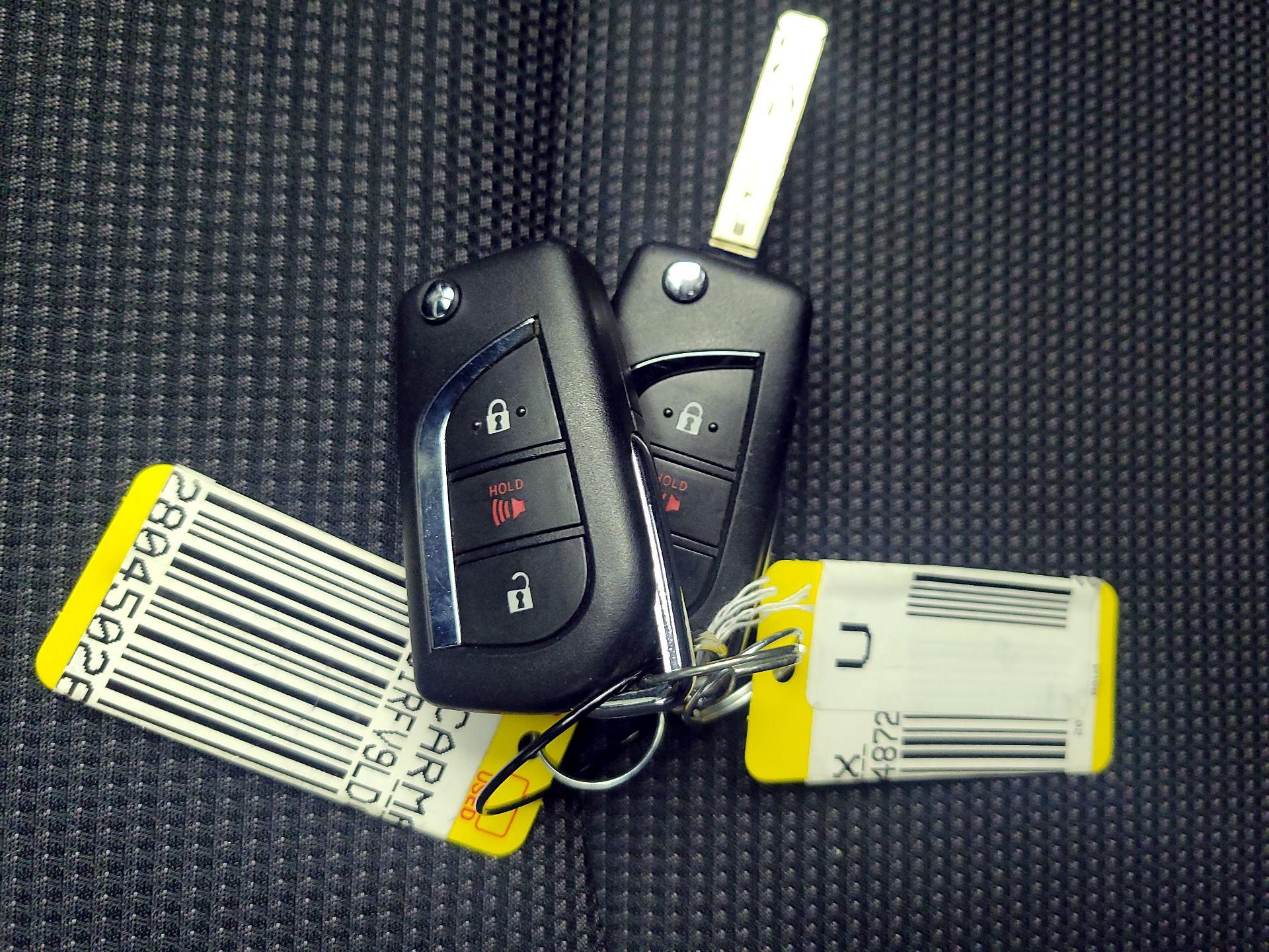 Thumbnail: 2020 Toyota RAV4 - 20