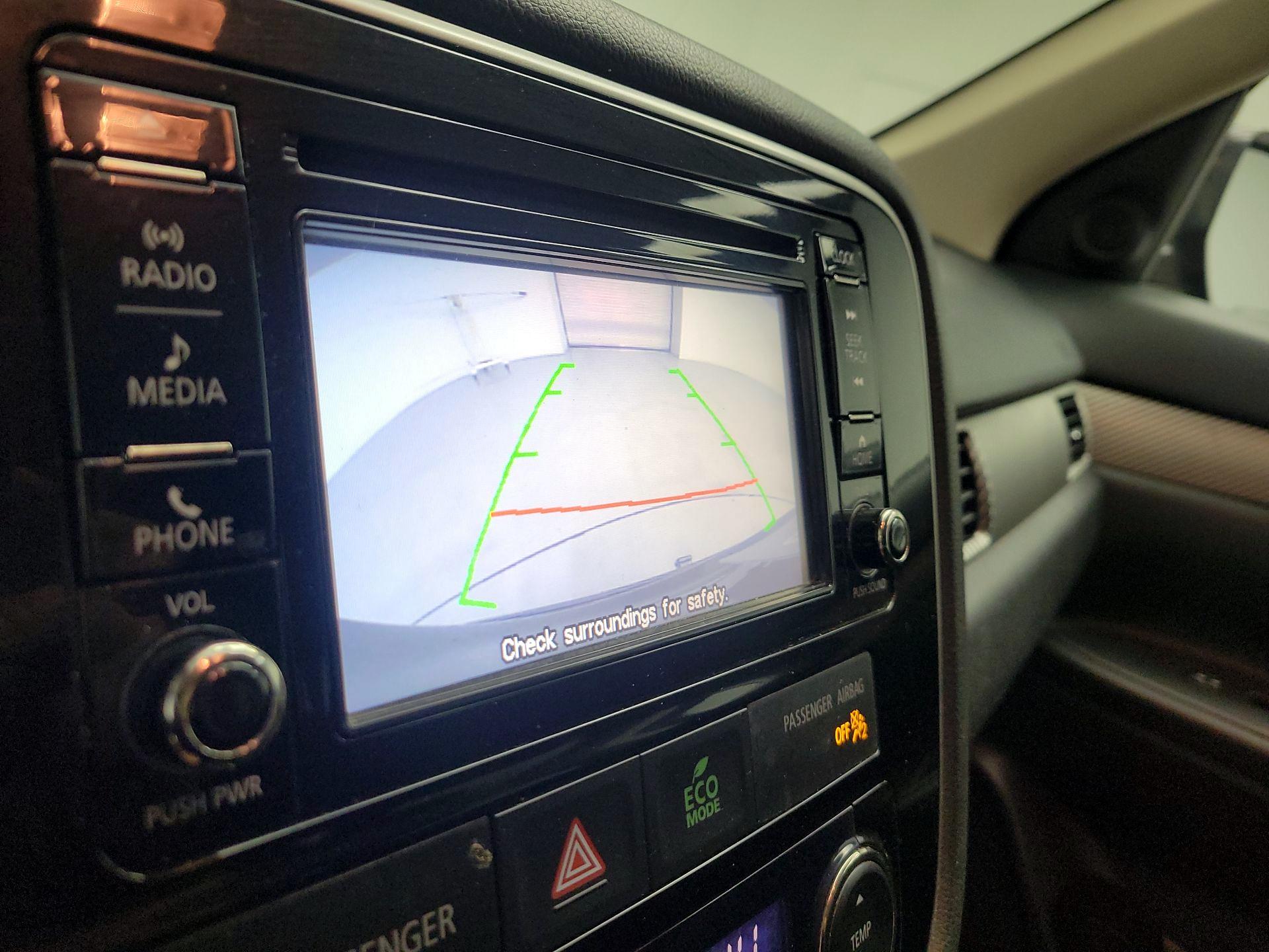 Thumbnail: 2017 Mitsubishi Outlander - 13