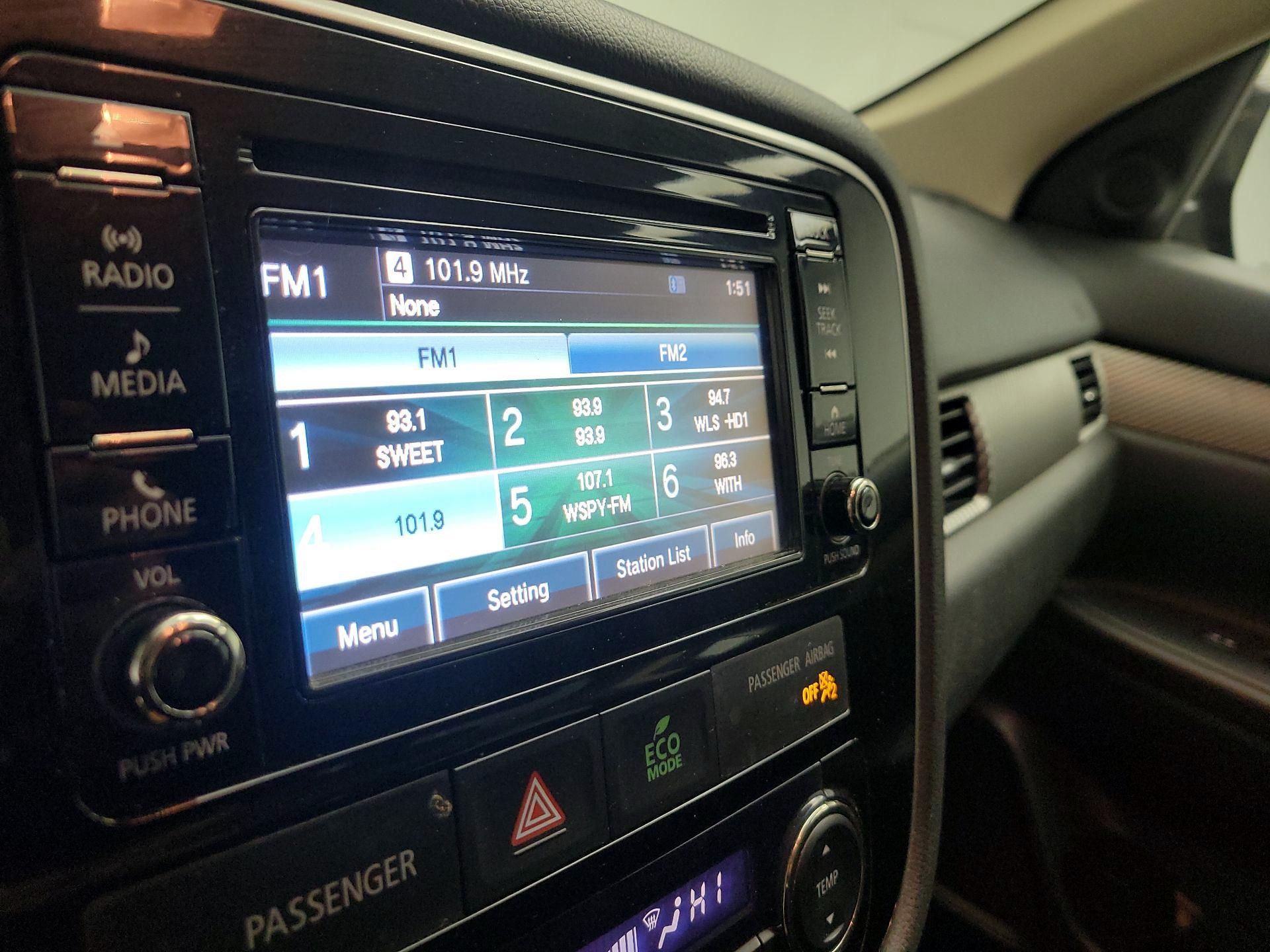 Thumbnail: 2017 Mitsubishi Outlander - 14