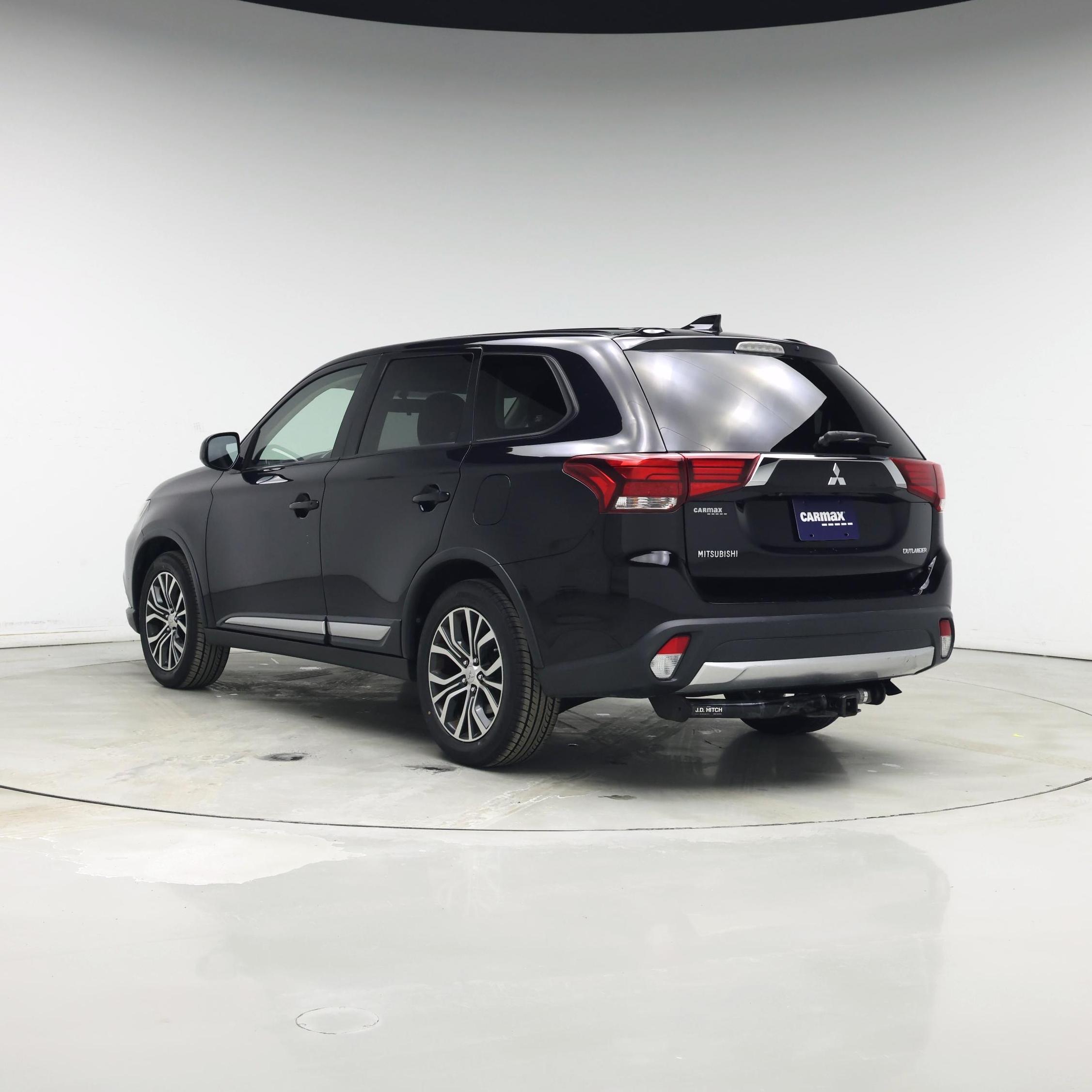 Thumbnail: 2017 Mitsubishi Outlander - 2