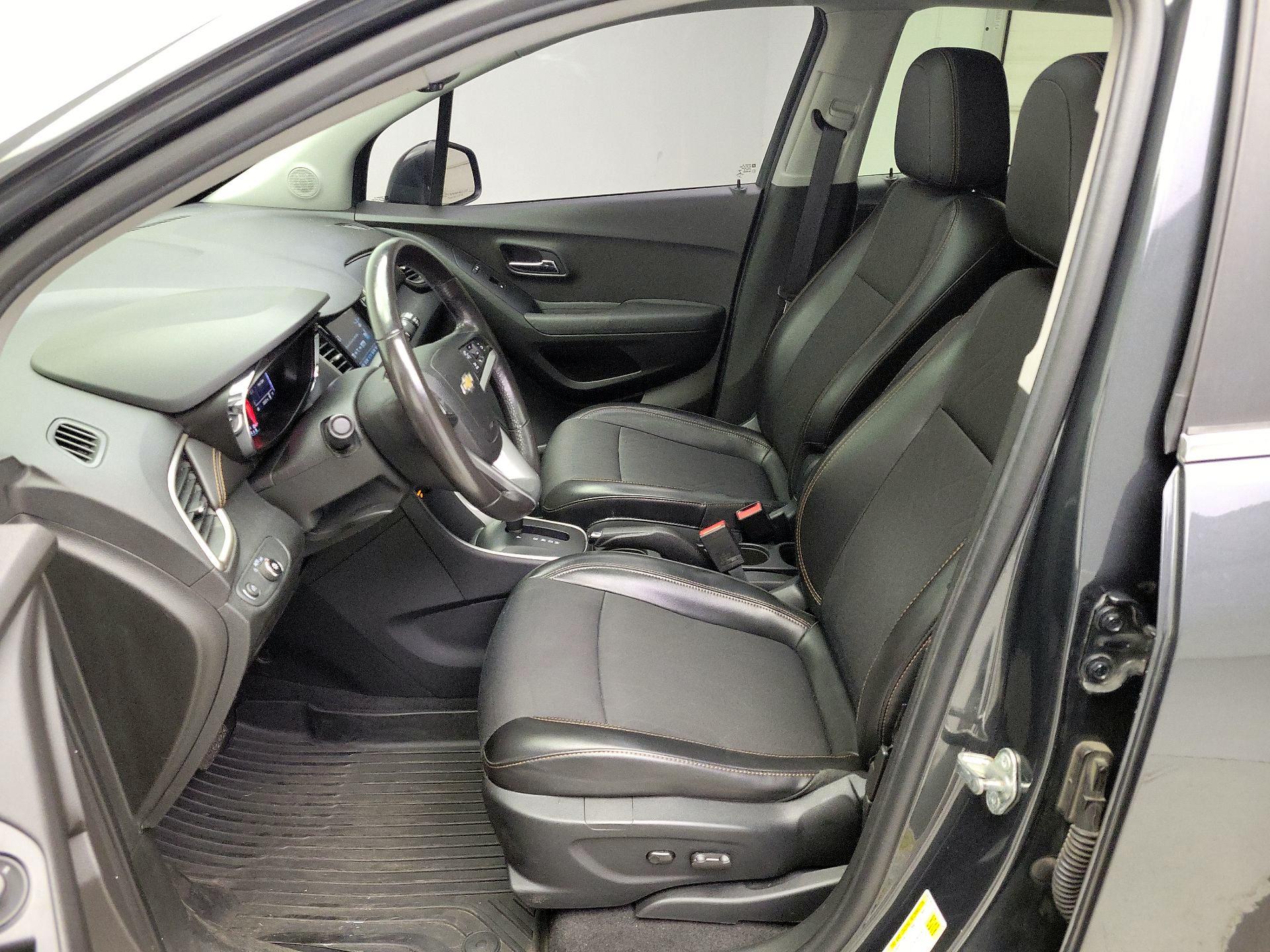 Thumbnail: 2017 Chevrolet Trax - 11