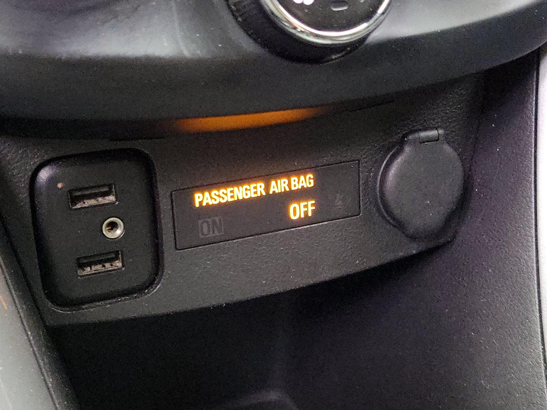 Thumbnail: 2017 Chevrolet Trax - 18