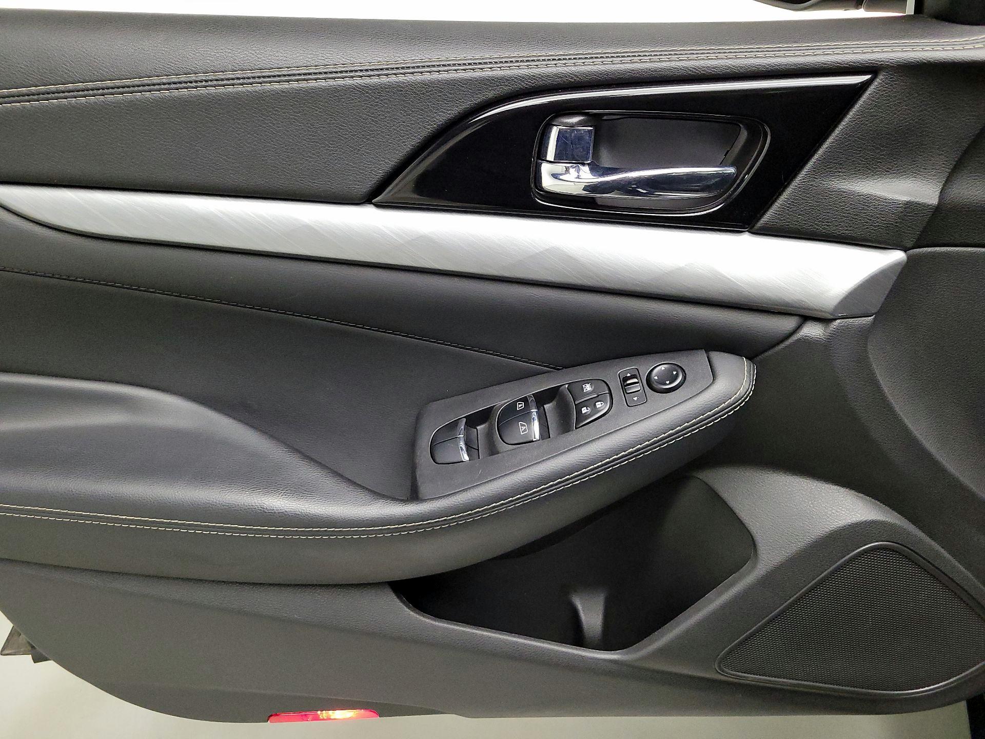 Thumbnail: 2016 Nissan Maxima - 12