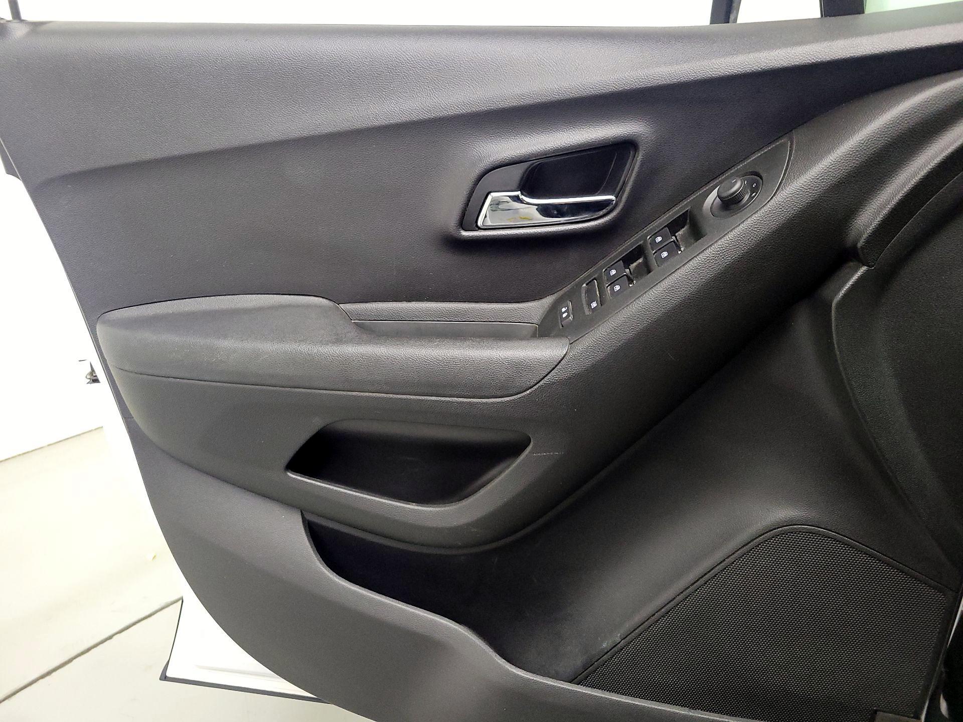 Thumbnail: 2019 Chevrolet Trax - 12