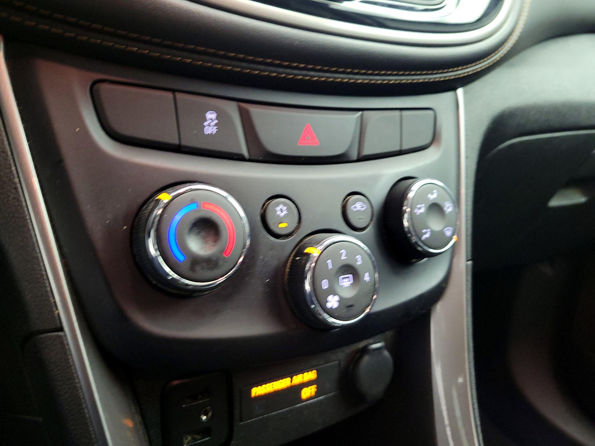 Thumbnail: 2019 Chevrolet Trax - 16