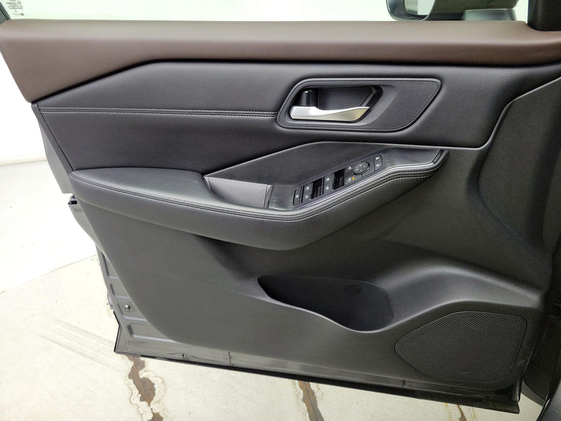 Thumbnail: 2023 Nissan Rogue - 12