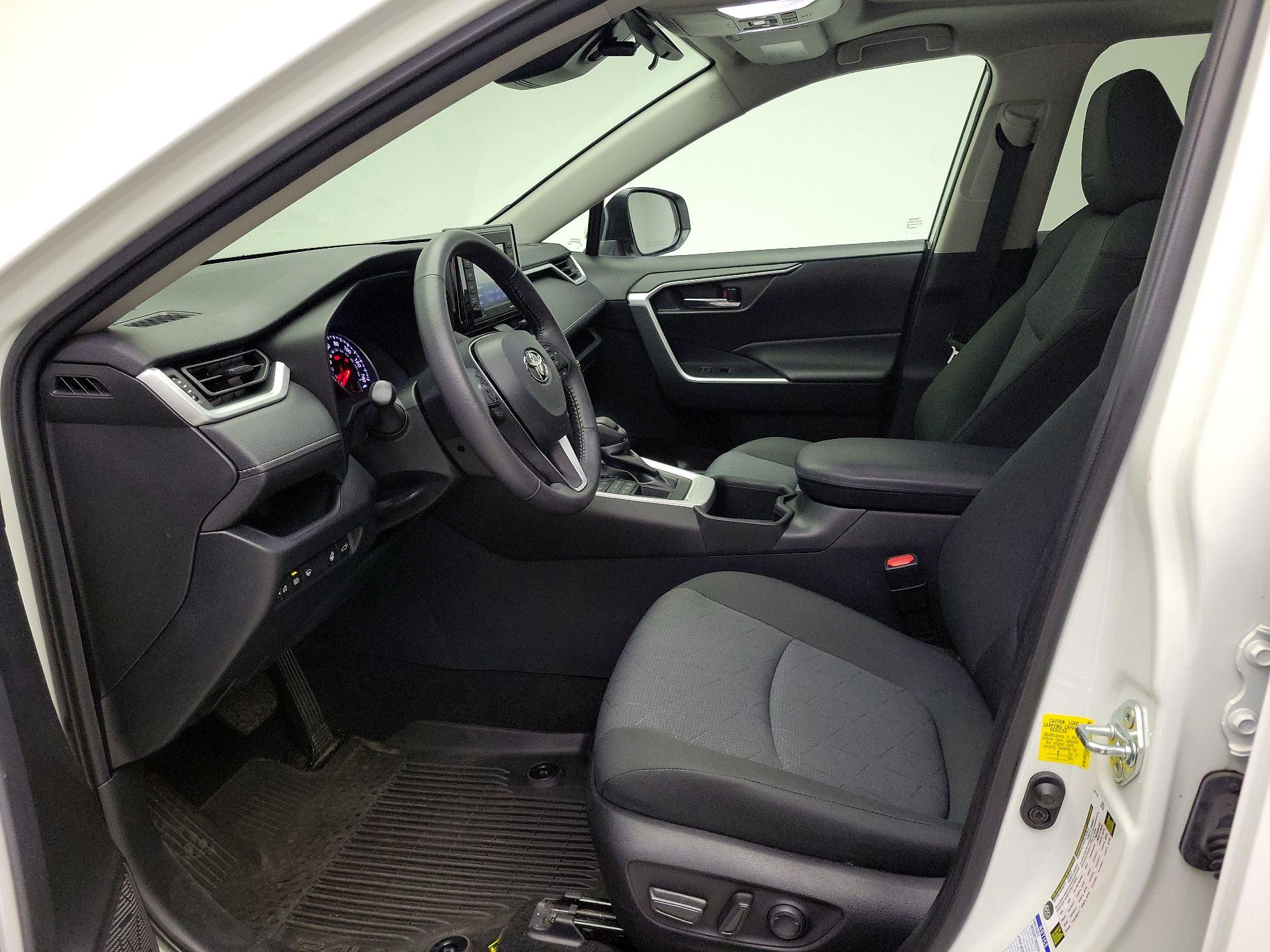 Thumbnail: 2022 Toyota RAV4 - 11