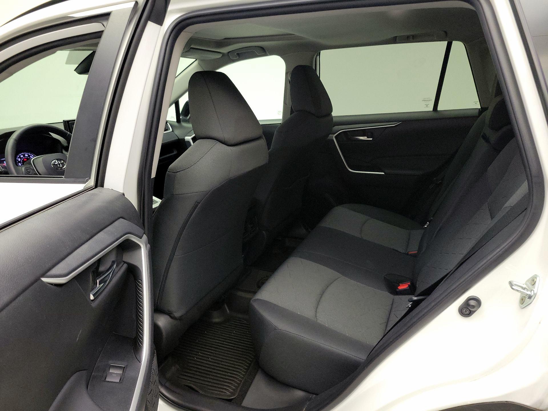 Thumbnail: 2022 Toyota RAV4 - 19