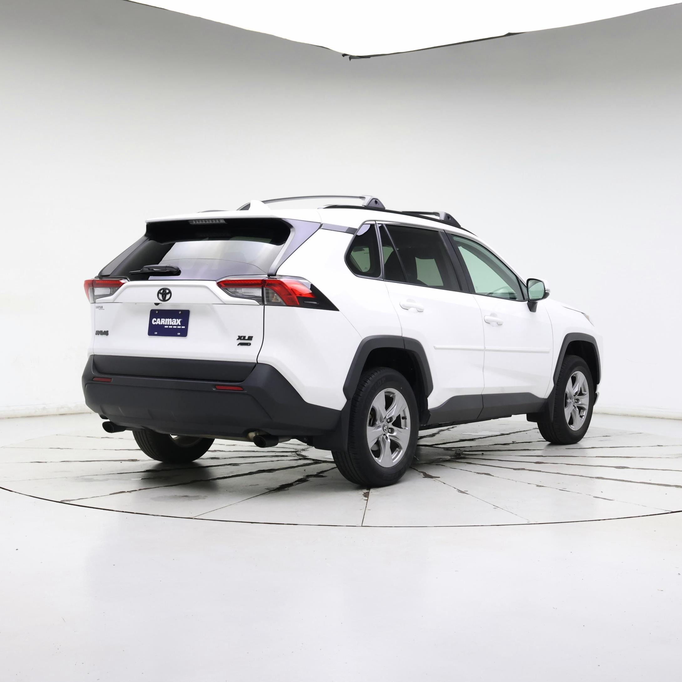 Thumbnail: 2022 Toyota RAV4 - 8