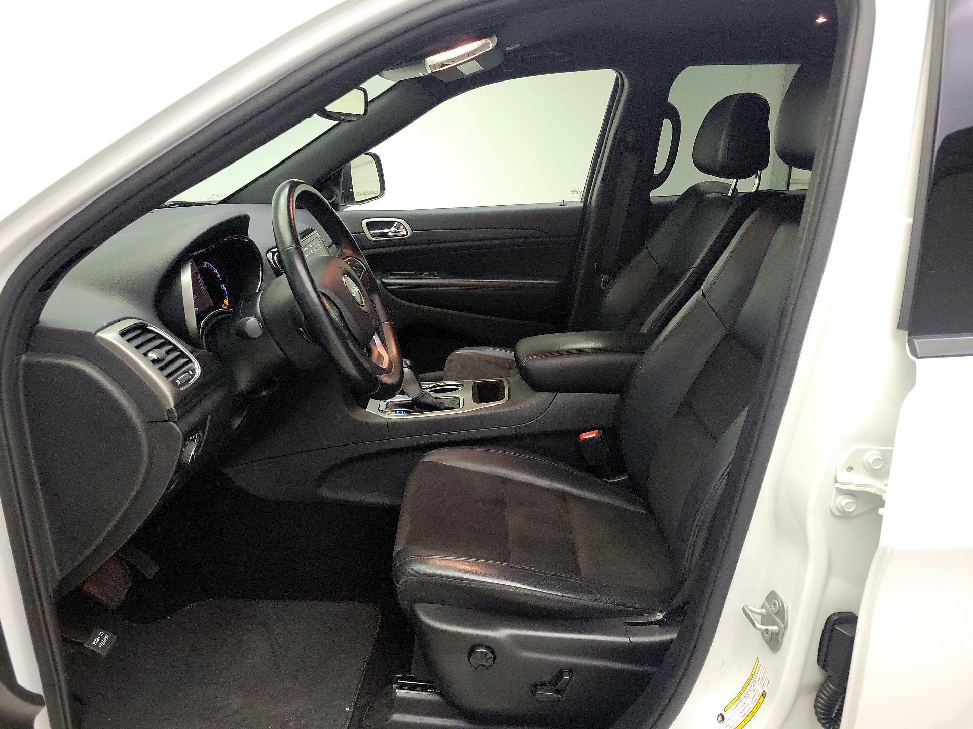 Thumbnail: 2020 Jeep Grand Cherokee - 11