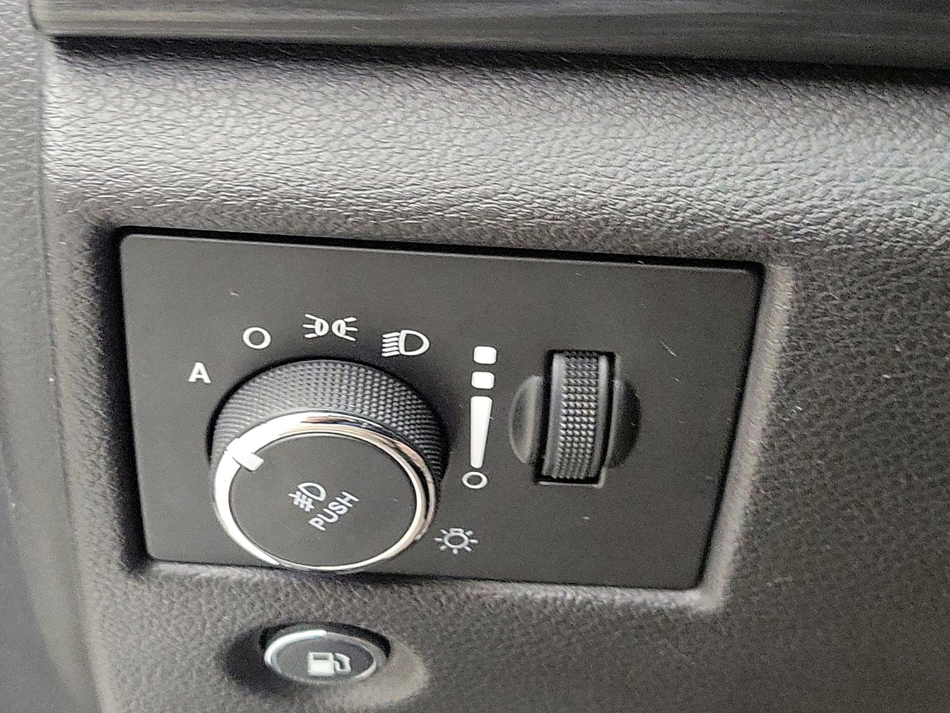 Thumbnail: 2020 Jeep Grand Cherokee - 13