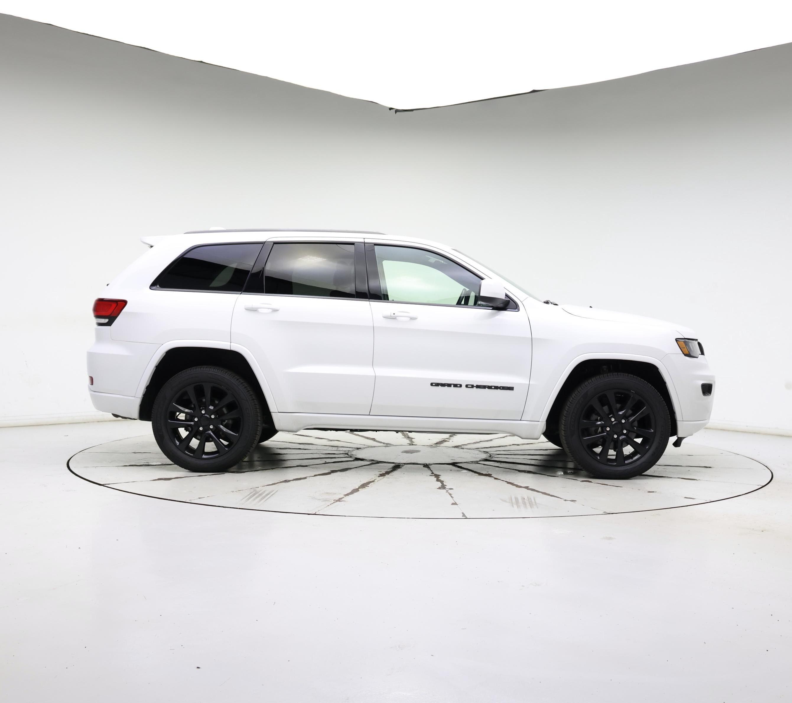 Thumbnail: 2020 Jeep Grand Cherokee - 7