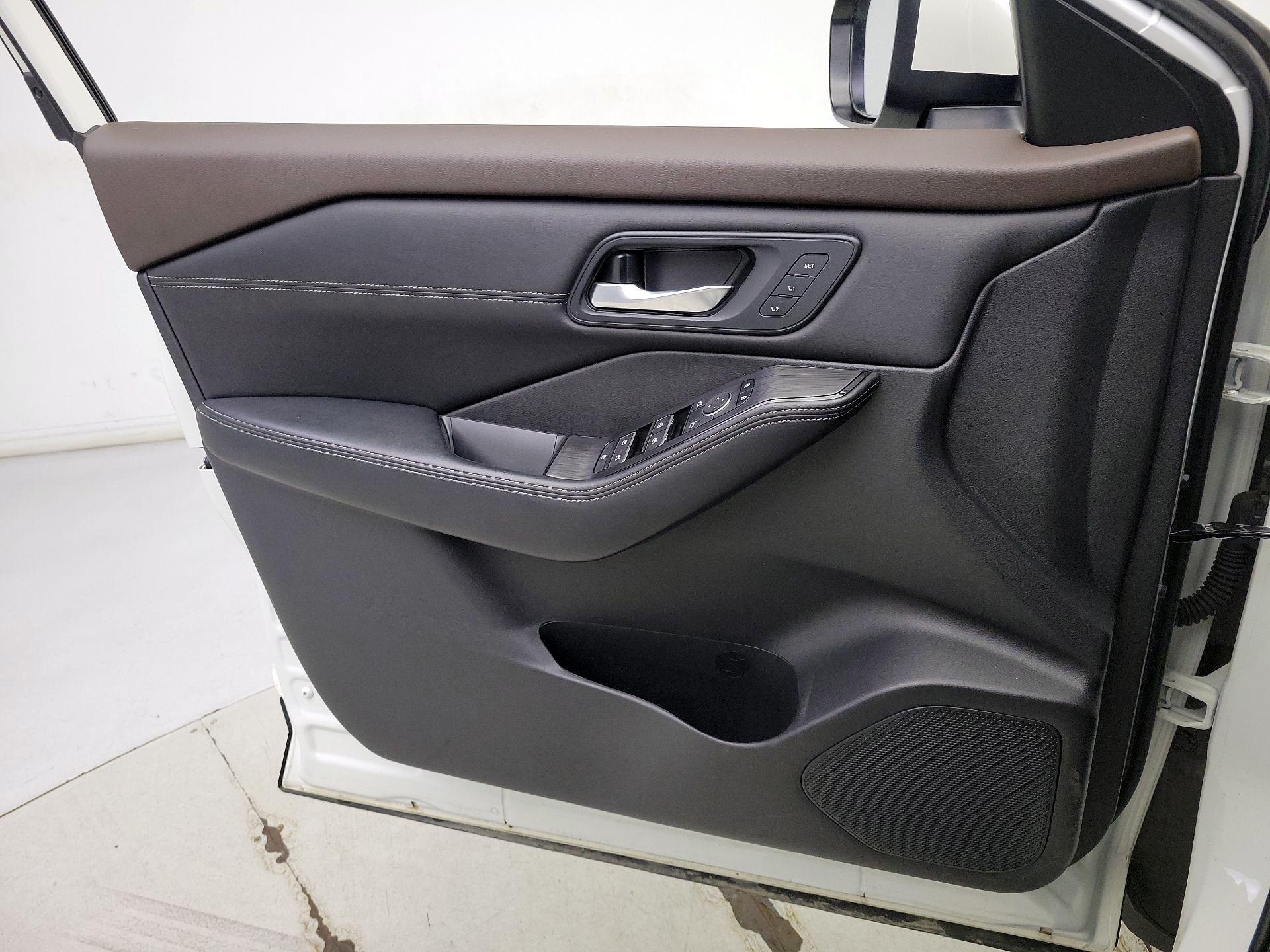 Thumbnail: 2023 Nissan Rogue - 12