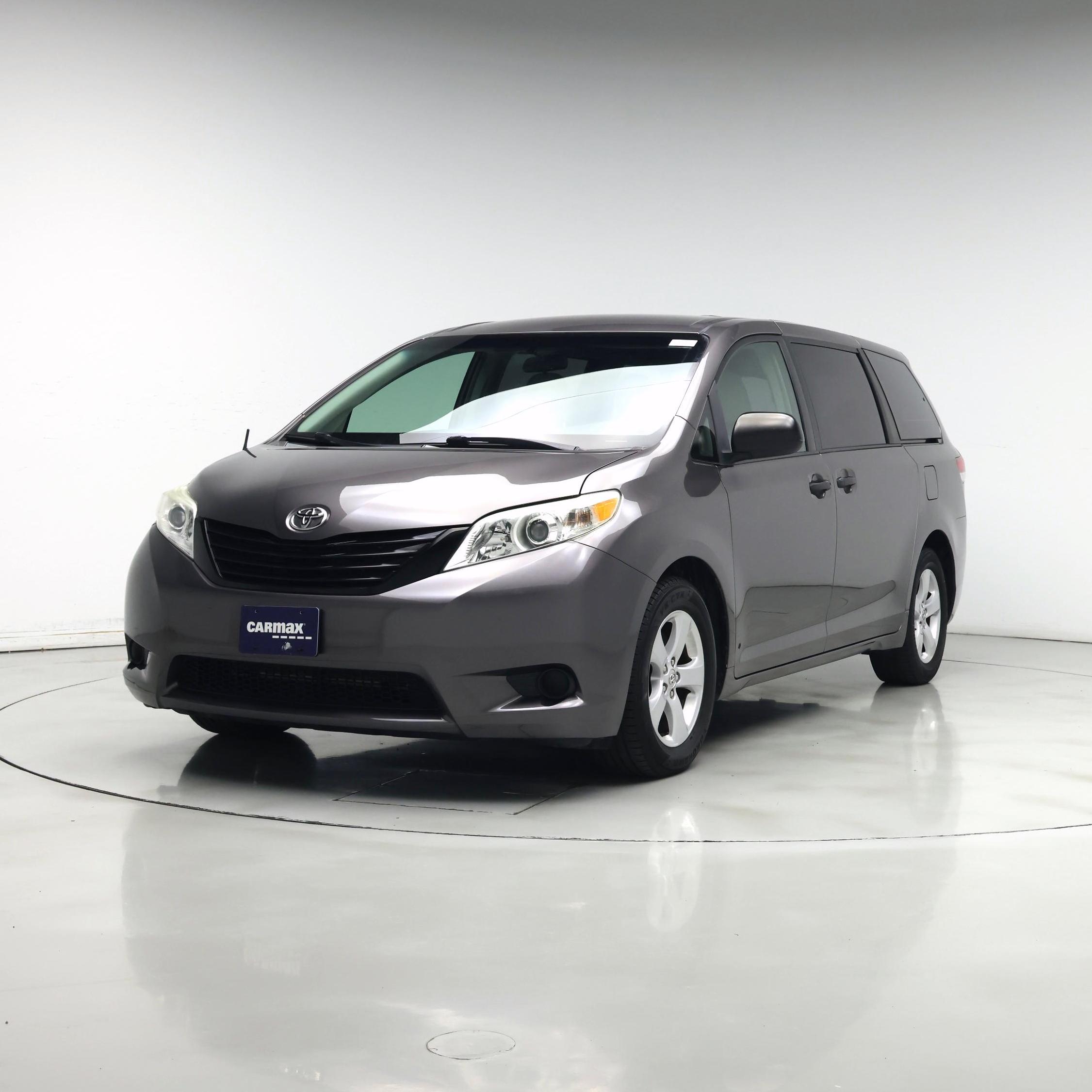 Thumbnail: 2014 Toyota Sienna - 4
