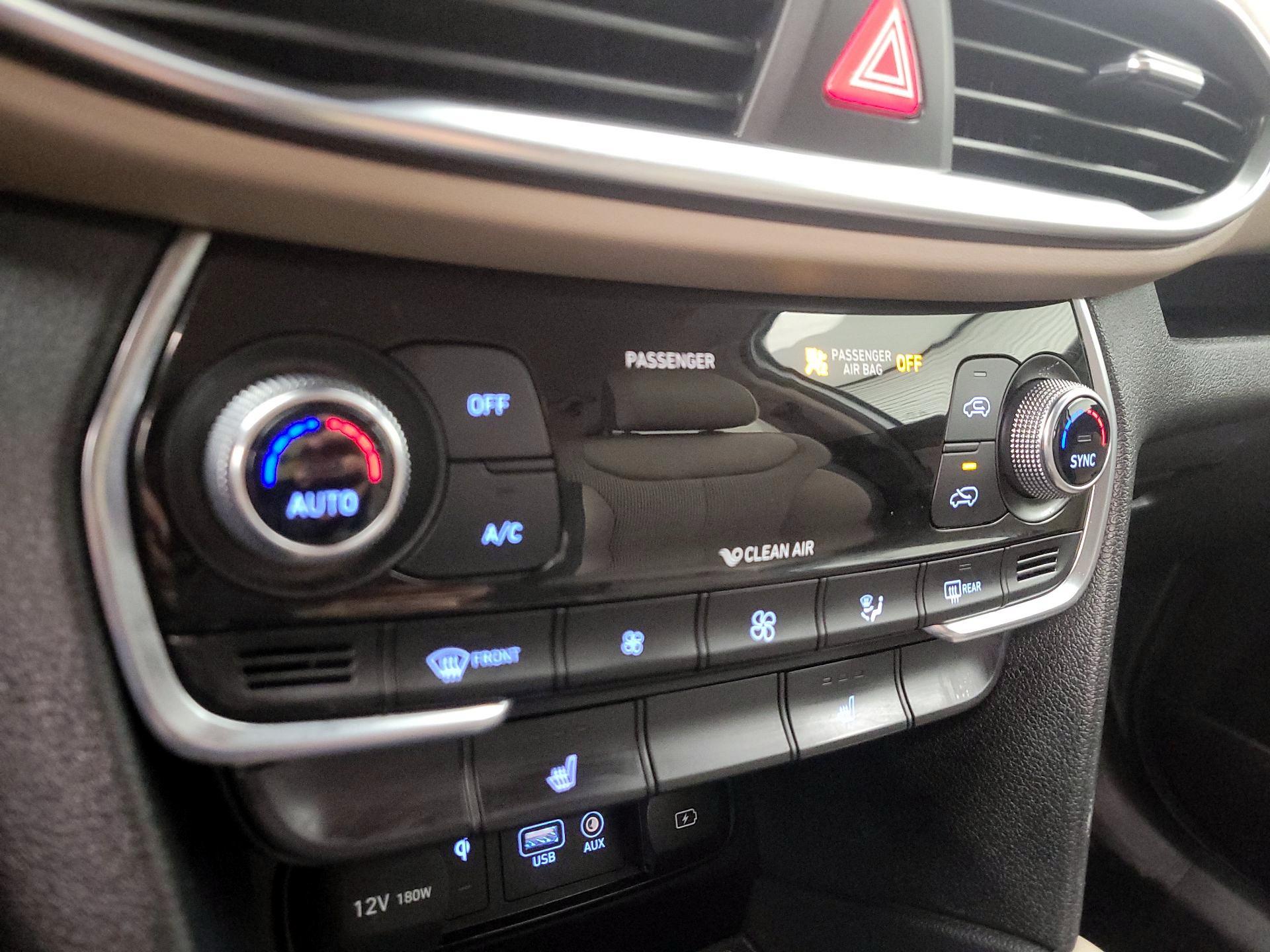 Thumbnail: 2020 Hyundai Santa Fe - 16