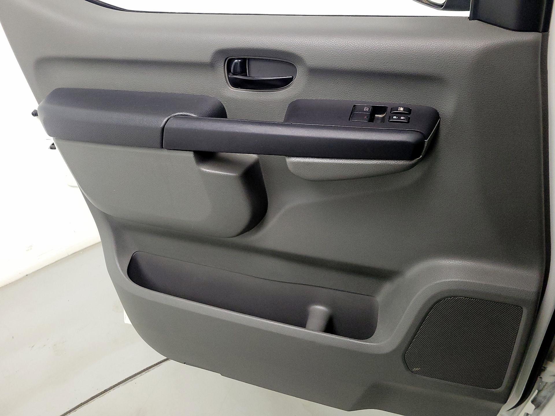 Thumbnail: 2020 Nissan NV - 12