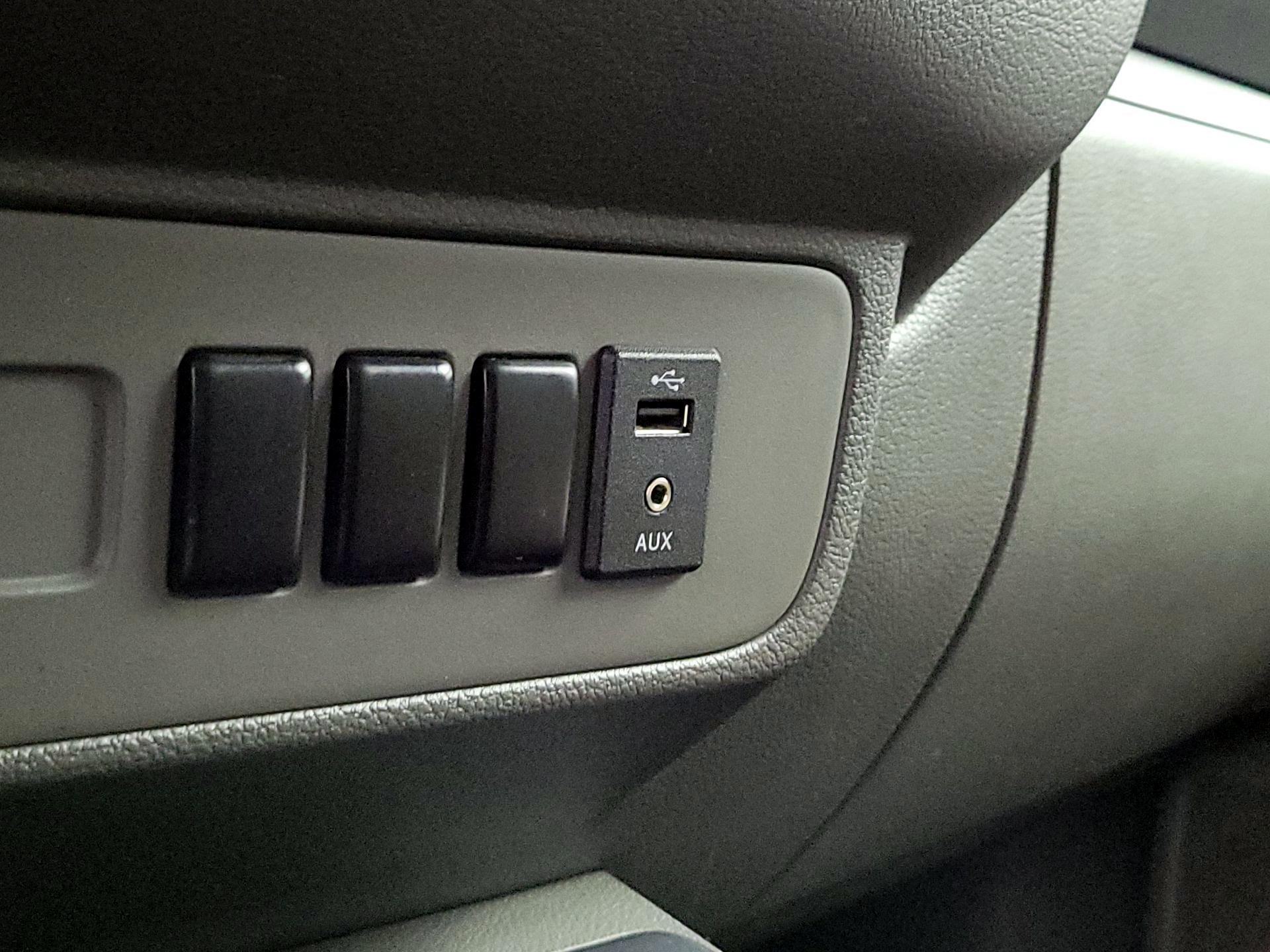 Thumbnail: 2020 Nissan NV - 18