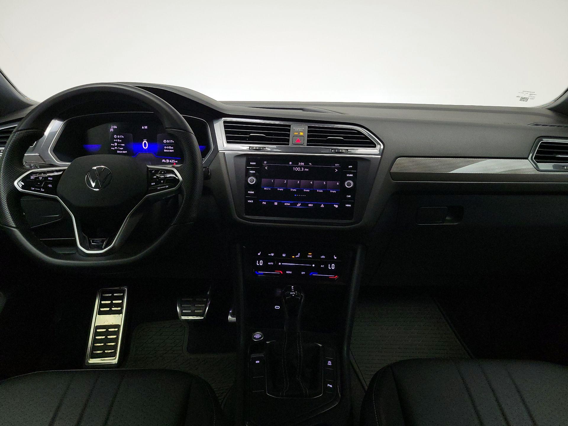 Thumbnail: 2023 Volkswagen Tiguan - 9