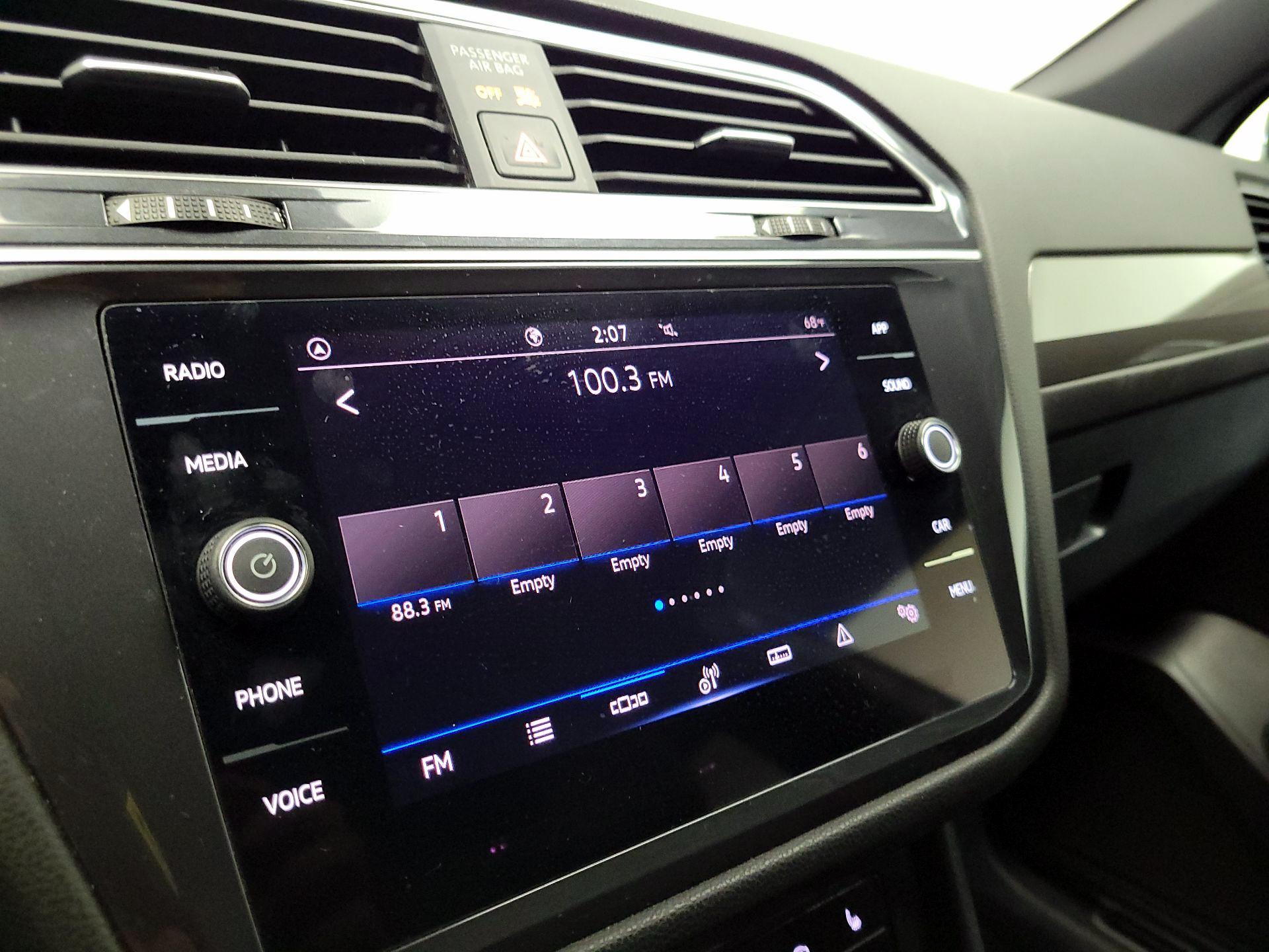 Thumbnail: 2023 Volkswagen Tiguan - 15