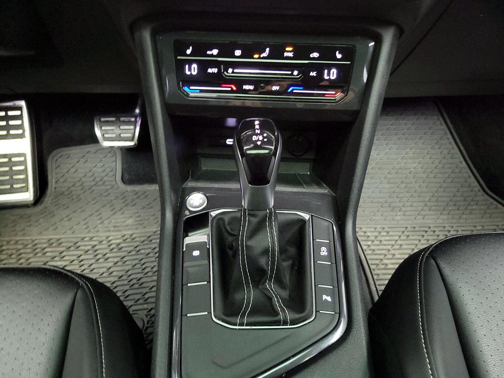 Thumbnail: 2023 Volkswagen Tiguan - 17