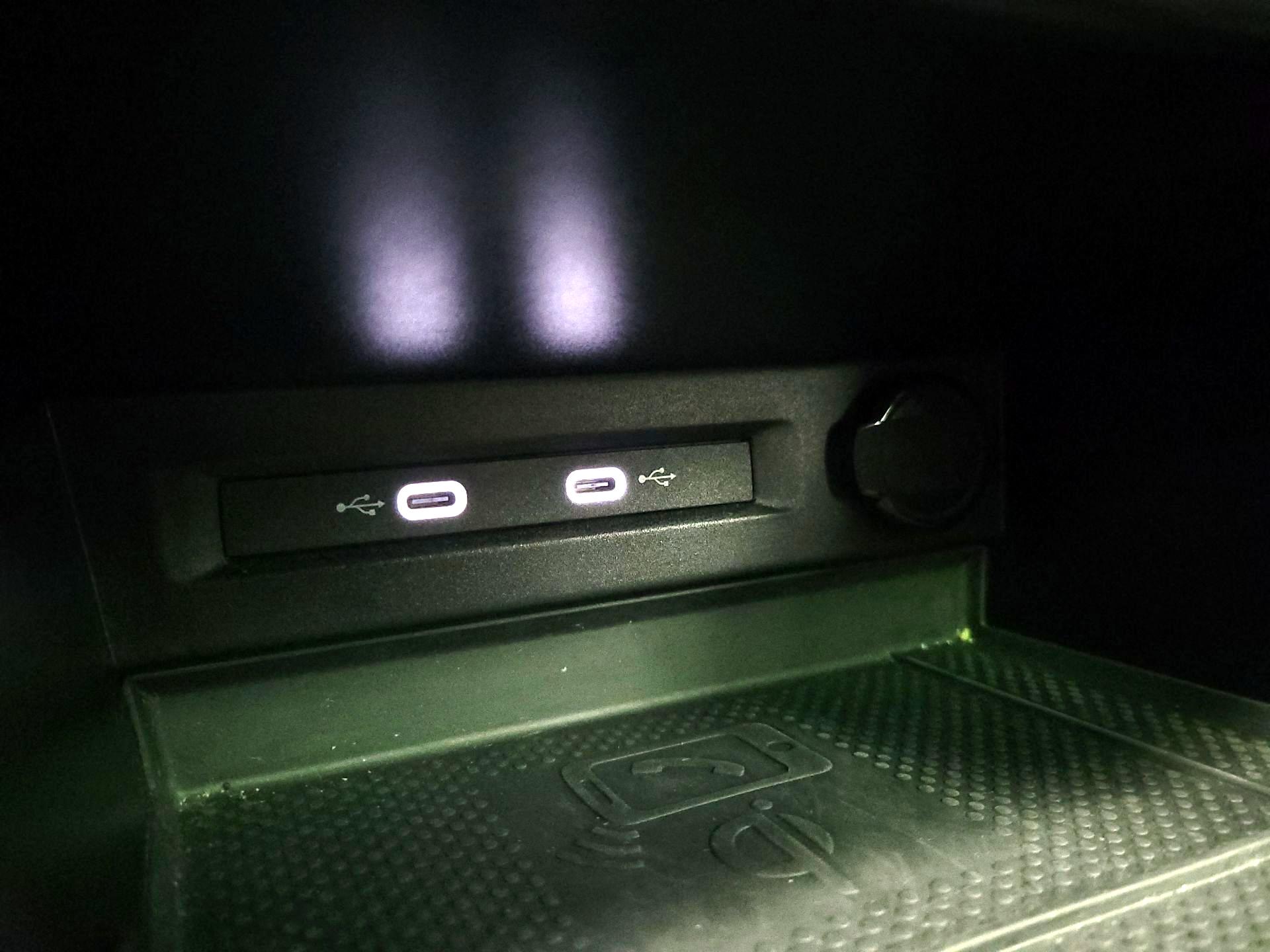 Thumbnail: 2023 Volkswagen Tiguan - 18