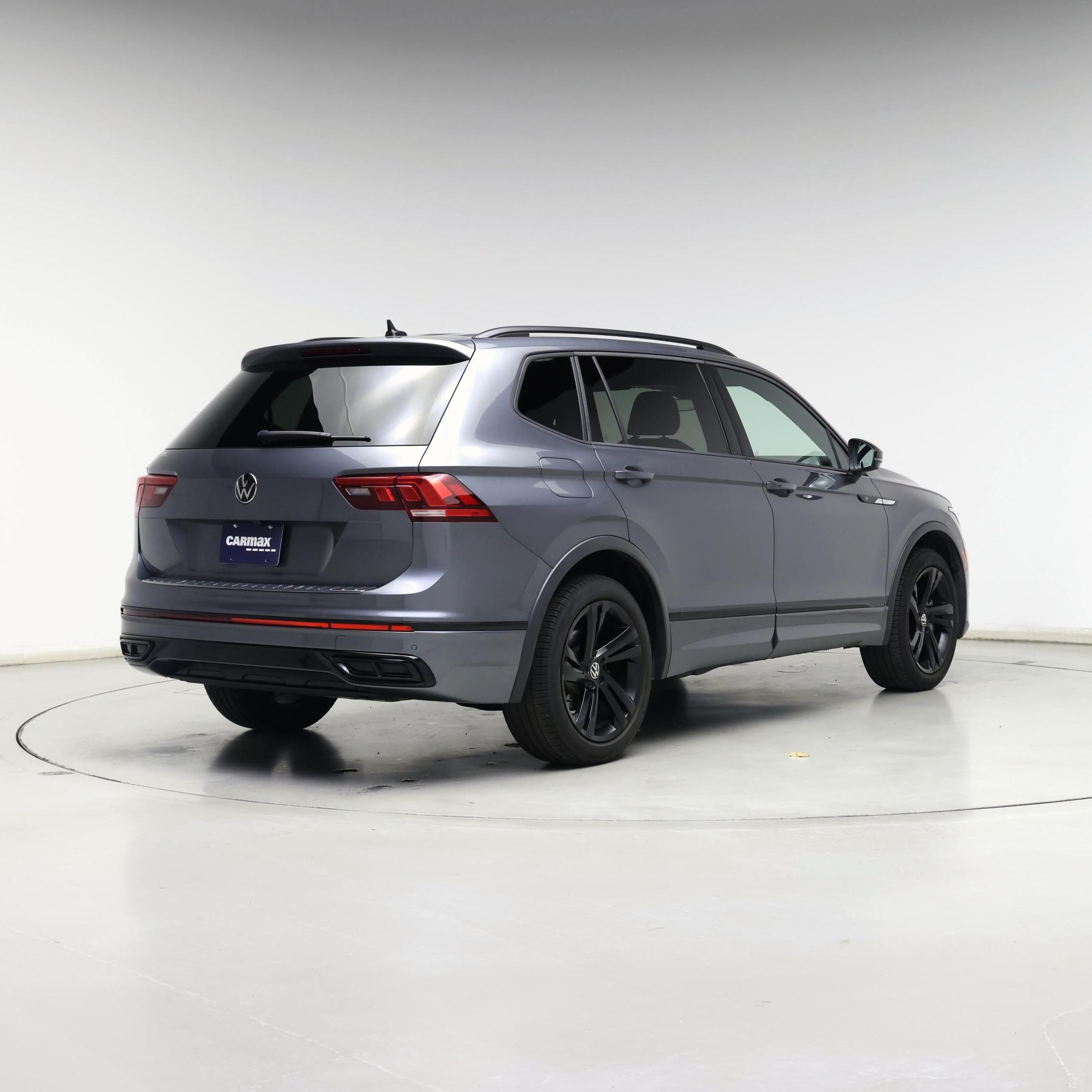 Thumbnail: 2023 Volkswagen Tiguan - 8