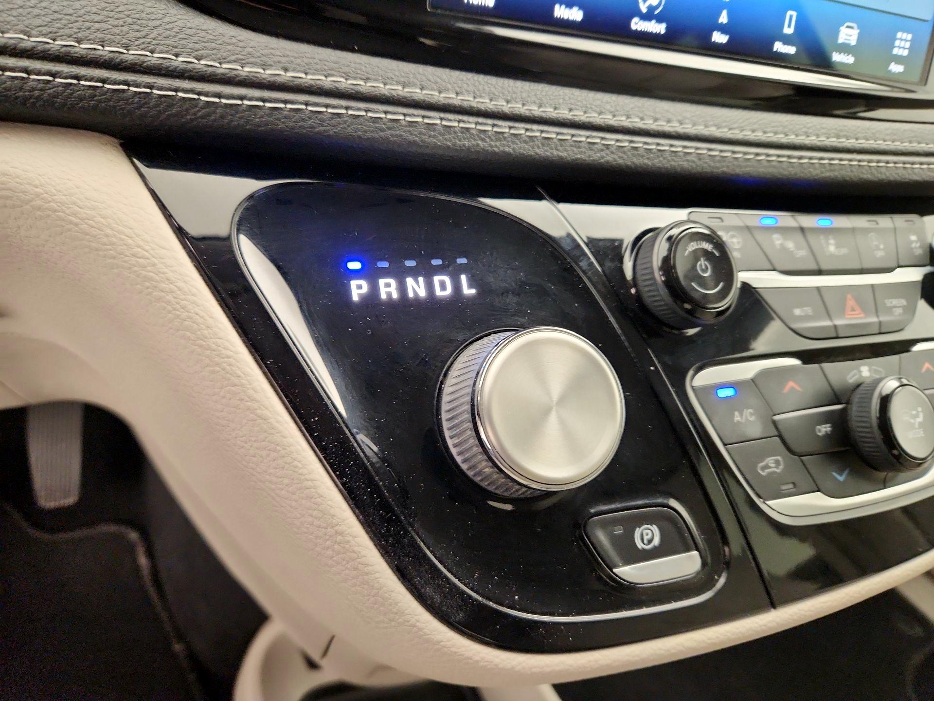 Thumbnail: 2021 Chrysler Pacifica - 18