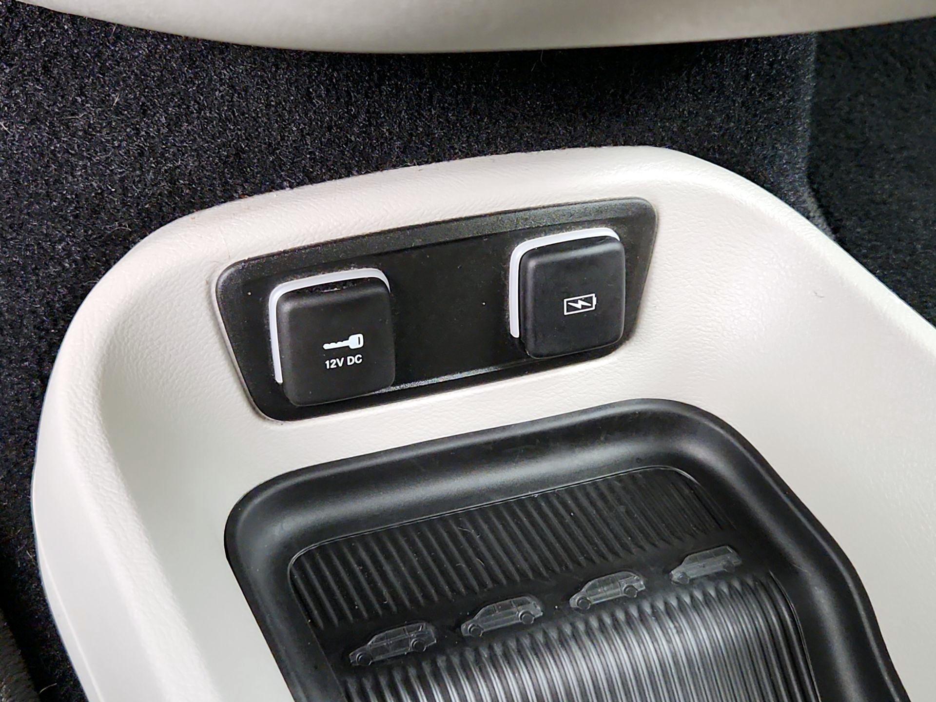 Thumbnail: 2021 Chrysler Pacifica - 19