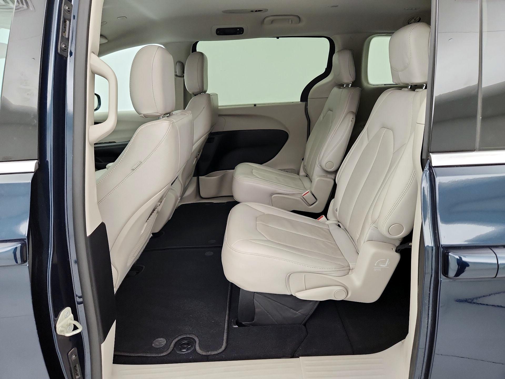 Thumbnail: 2021 Chrysler Pacifica - 20