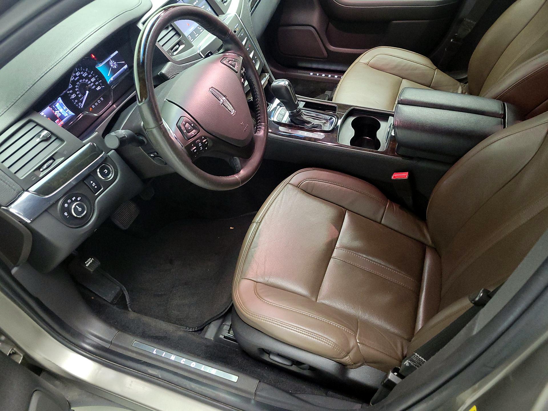 Thumbnail: 2016 Lincoln MKS - 11