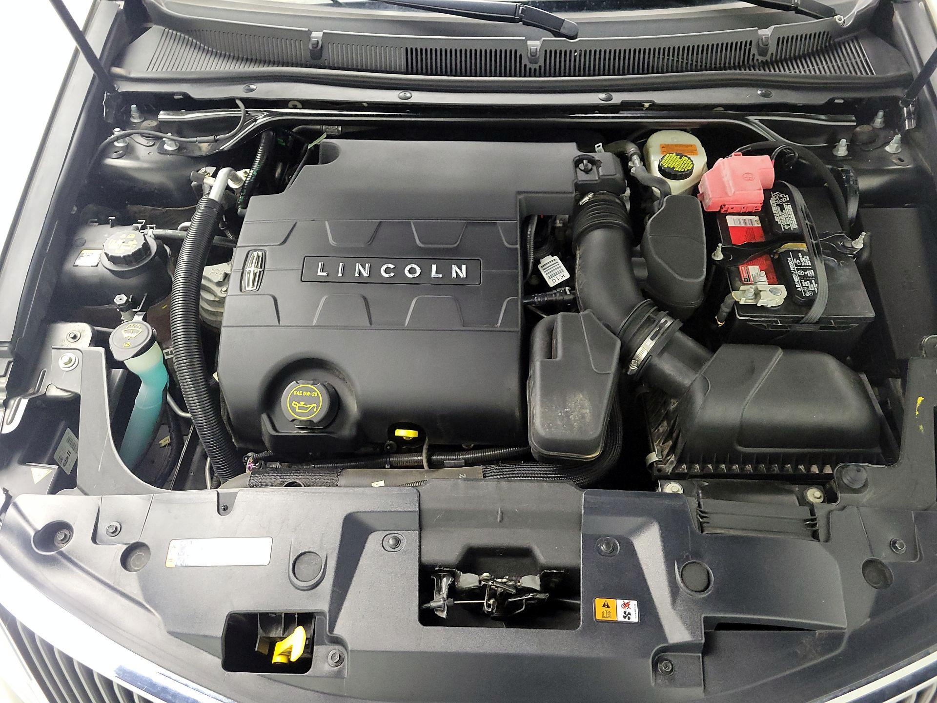 Thumbnail: 2016 Lincoln MKS - 17