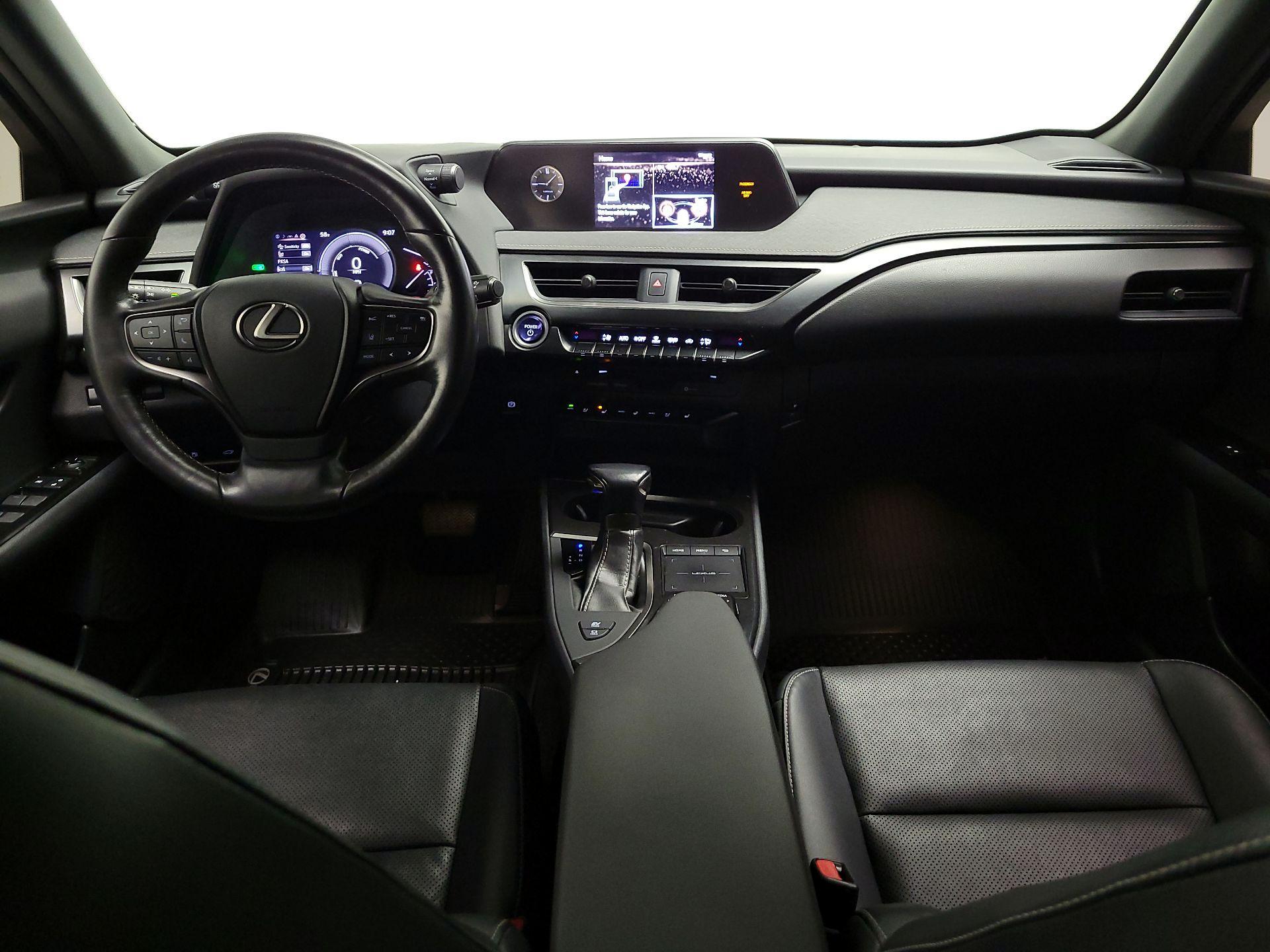 Thumbnail: 2019 Lexus UX - 9