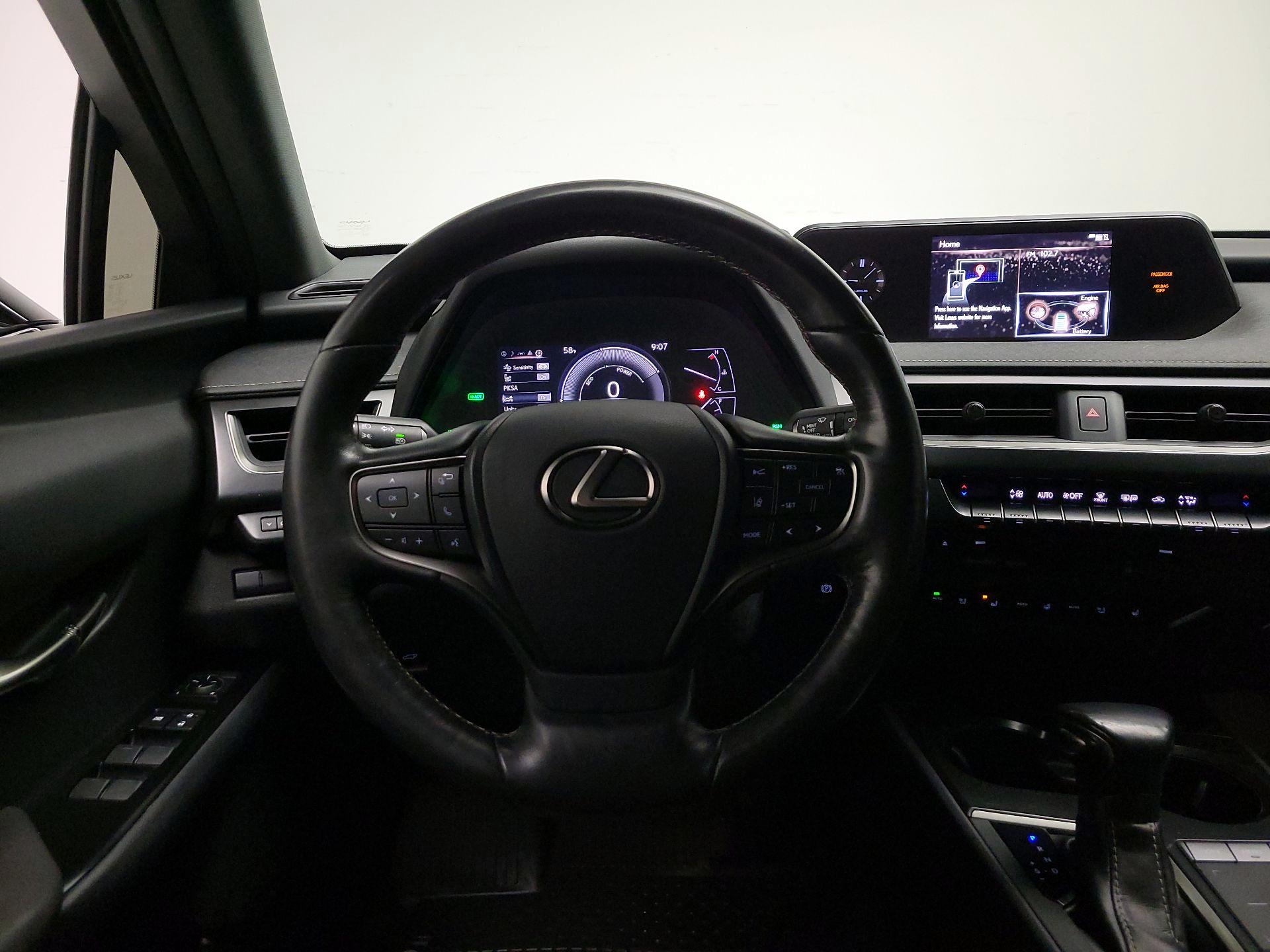 Thumbnail: 2019 Lexus UX - 10